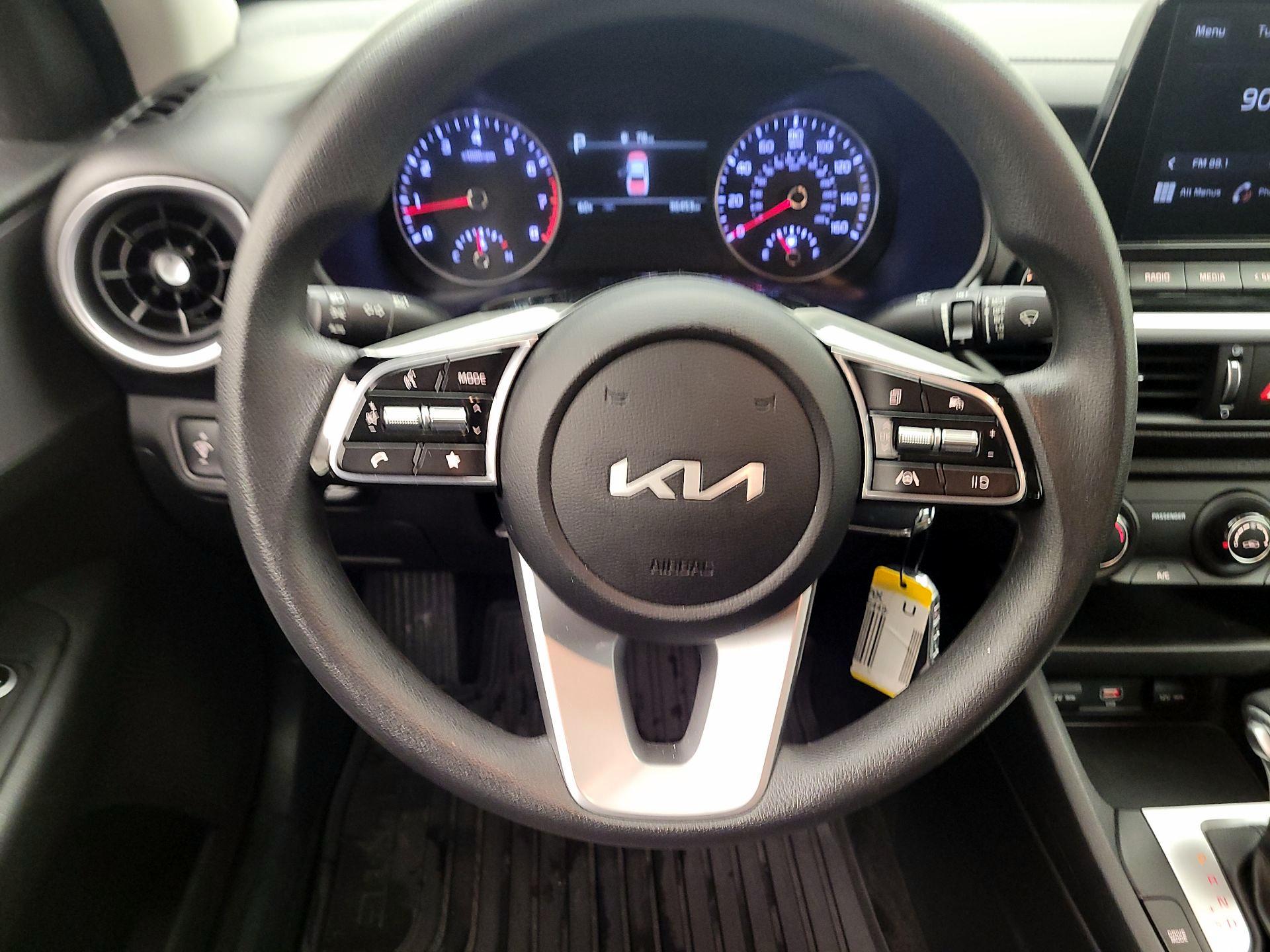 Thumbnail: 2023 Kia Forte - 10