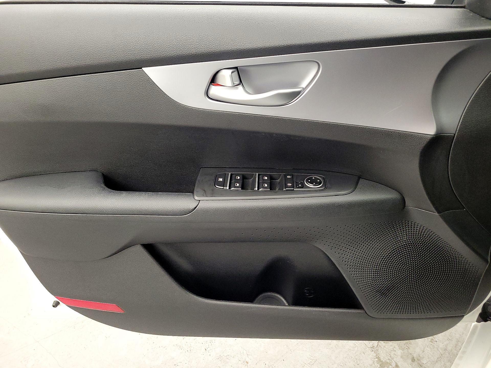 Thumbnail: 2023 Kia Forte - 12