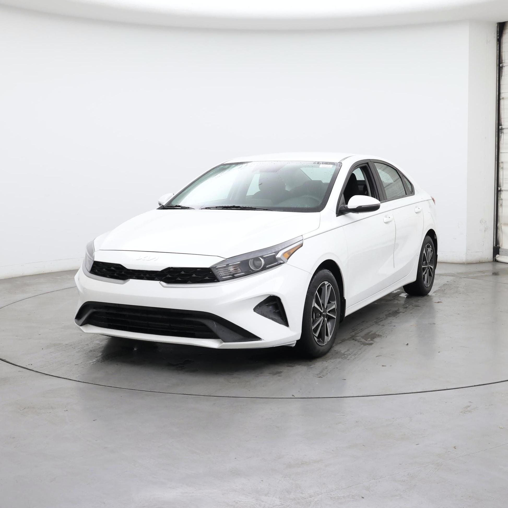 Thumbnail: 2023 Kia Forte - 4