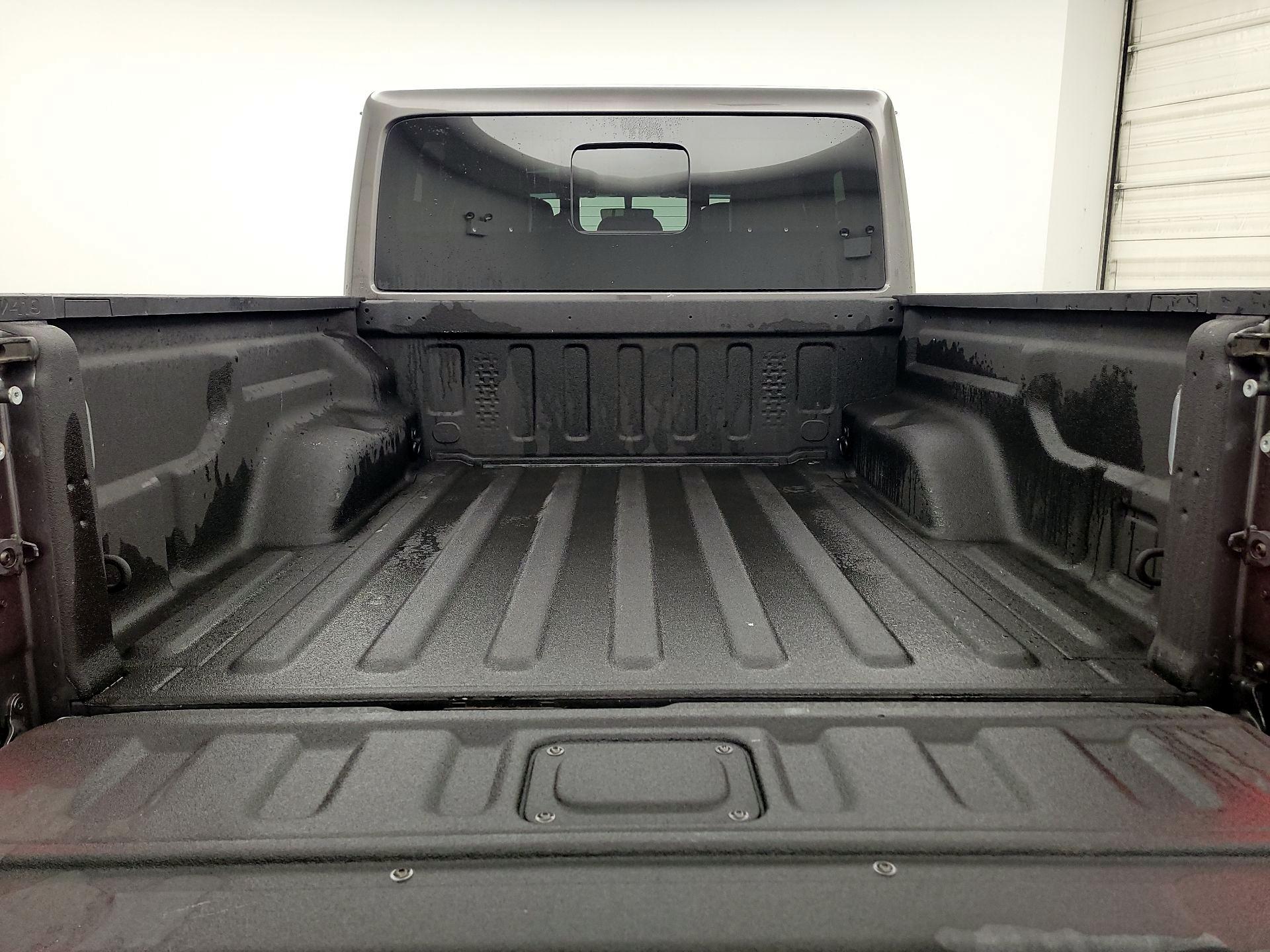 Thumbnail: 2021 Jeep Gladiator - 16