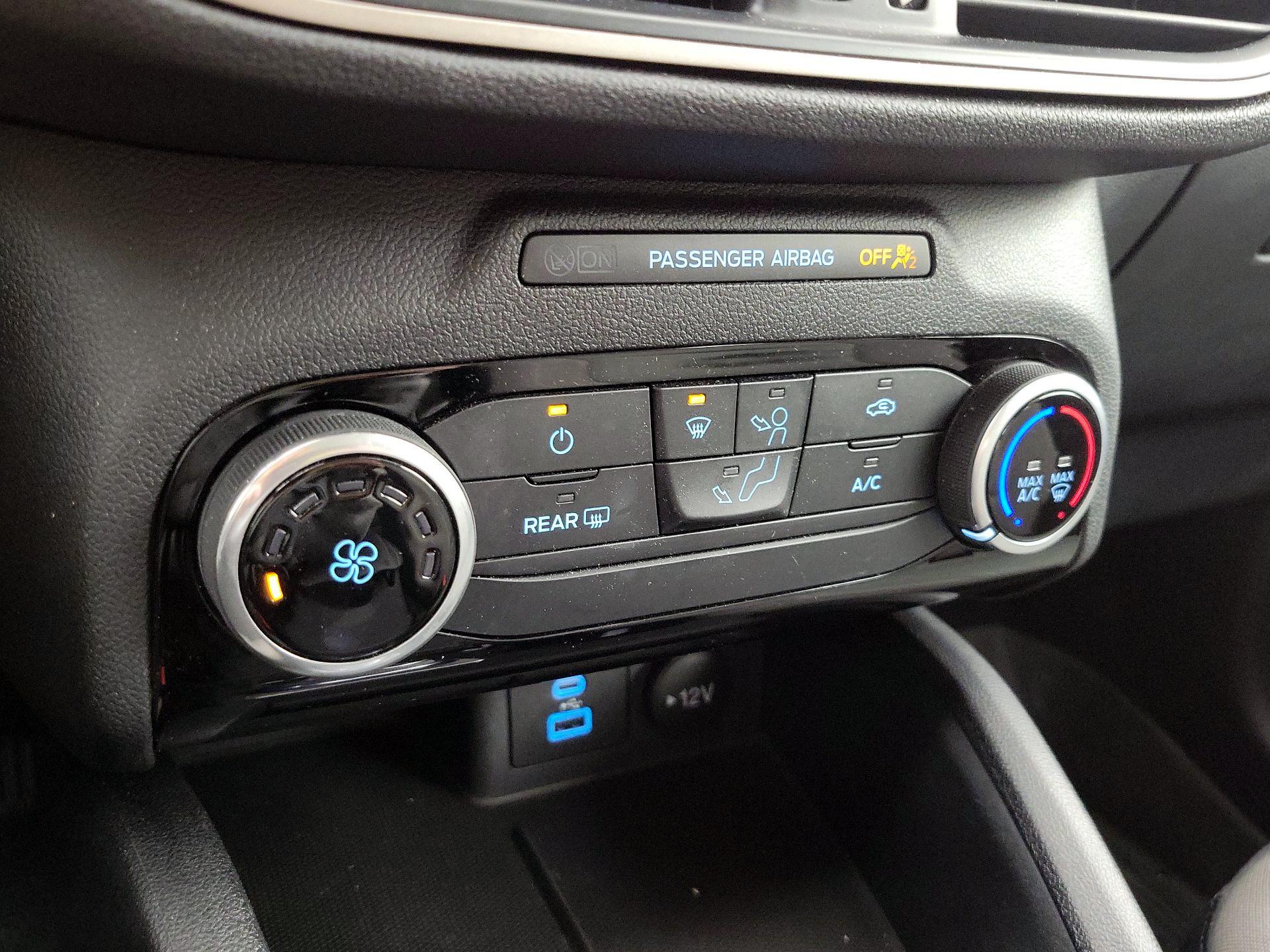 Thumbnail: 2022 Ford Escape - 16