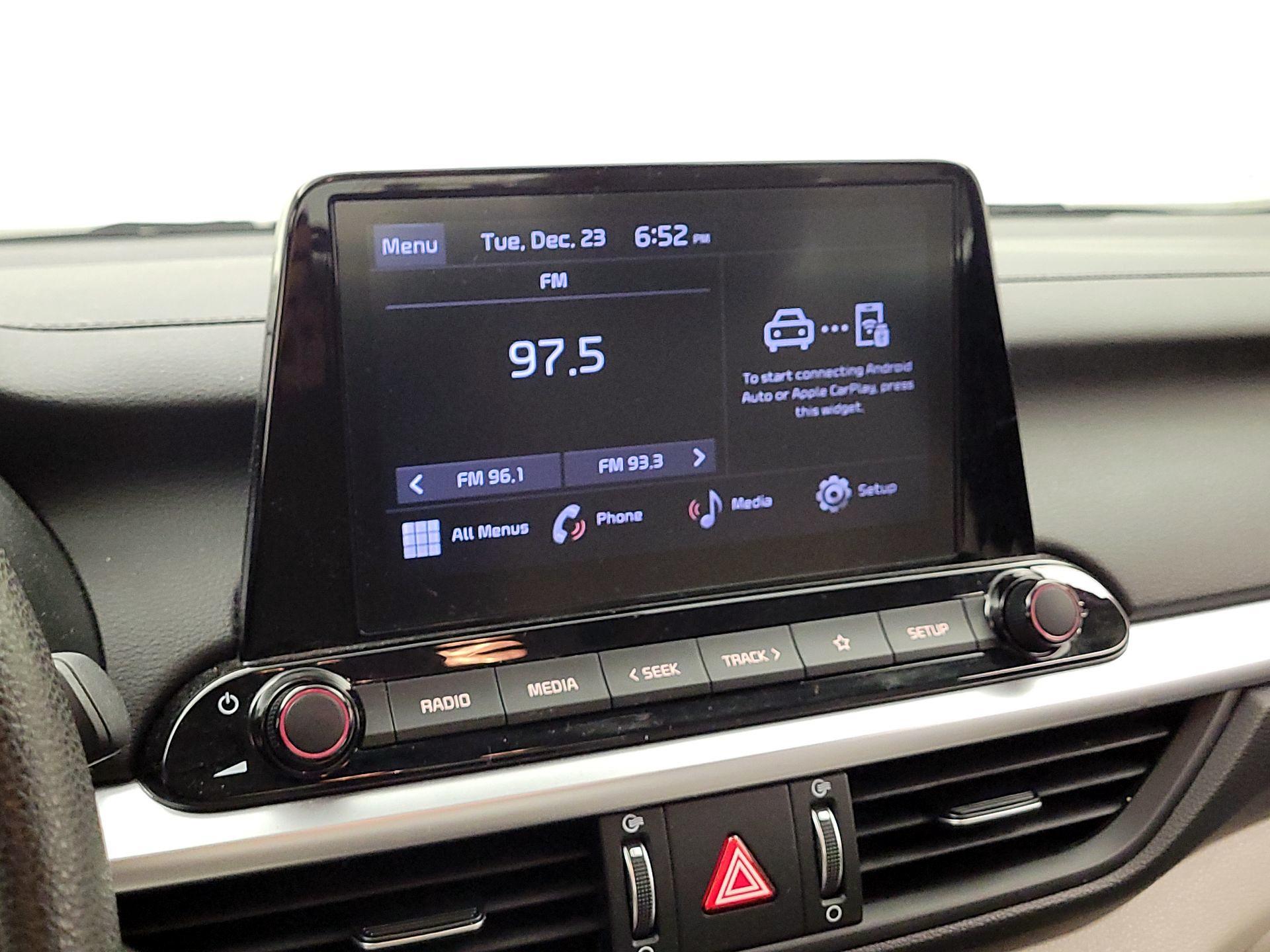 Thumbnail: 2023 Kia Forte - 15