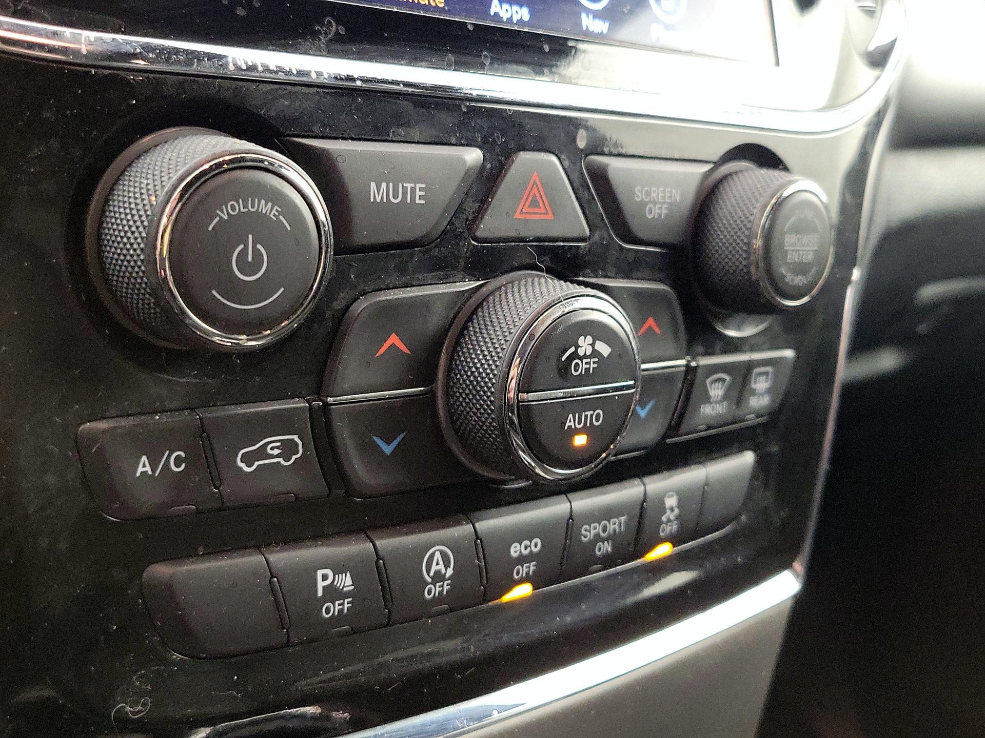 Thumbnail: 2021 Jeep Grand Cherokee - 17