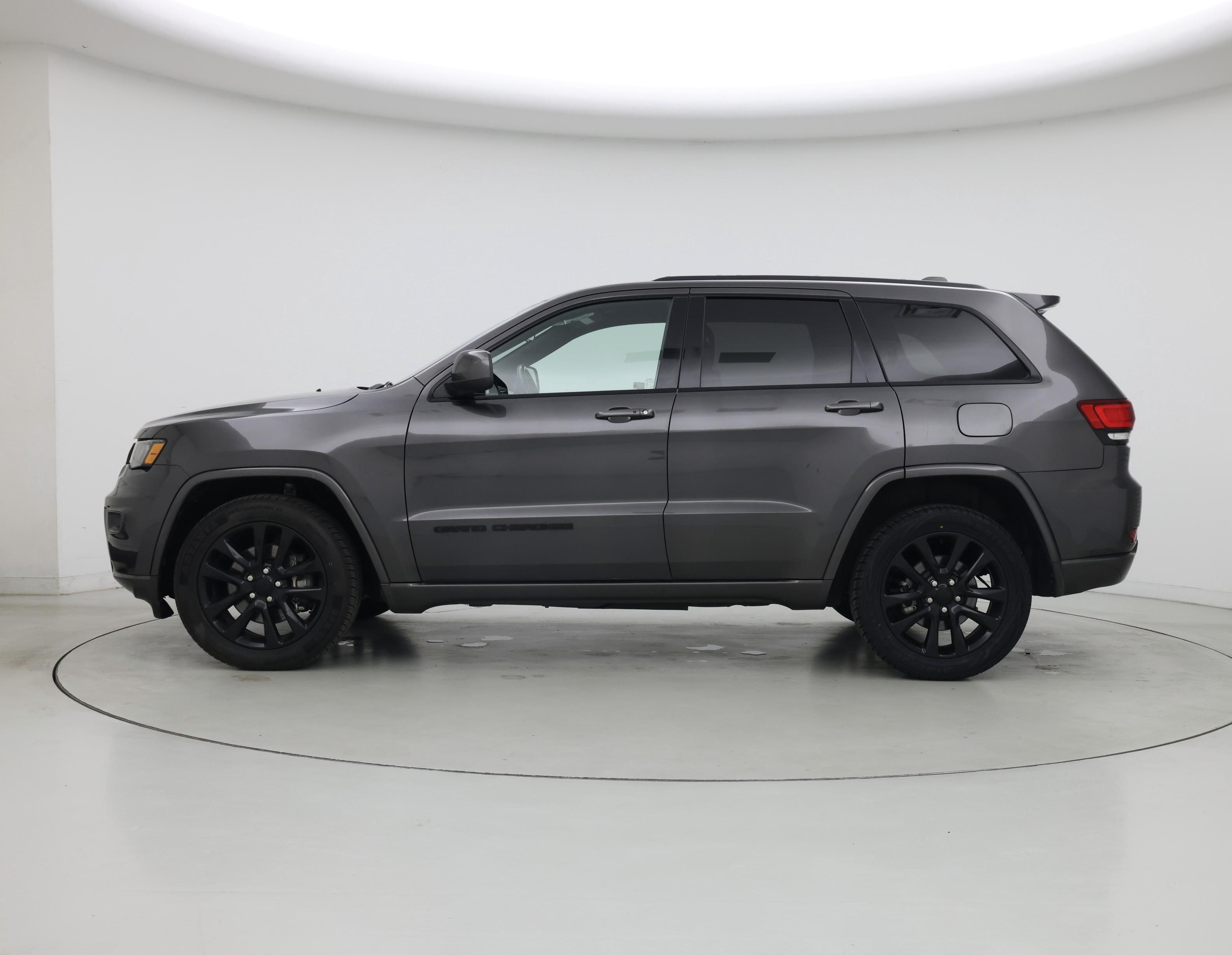 Thumbnail: 2021 Jeep Grand Cherokee - 3