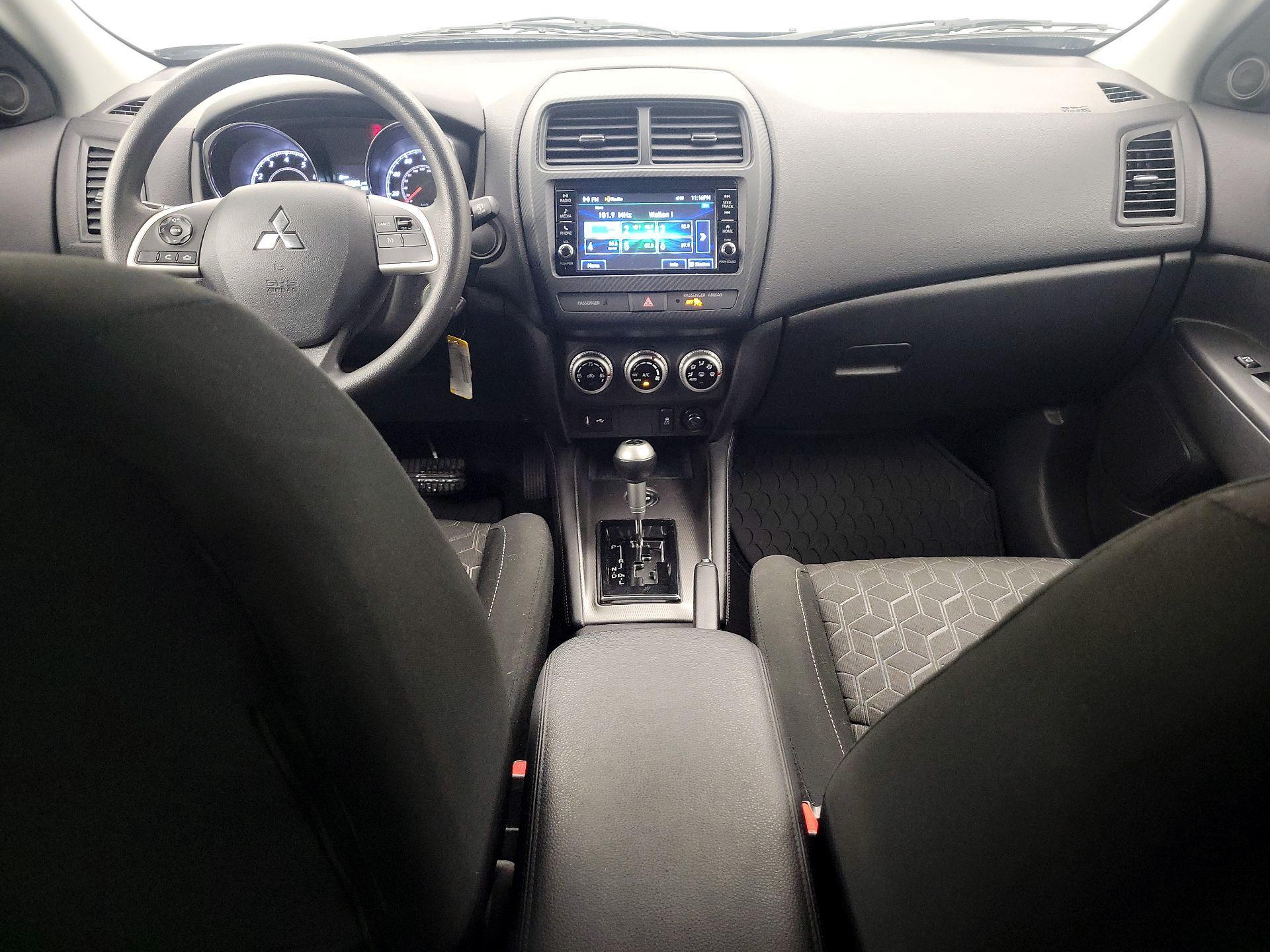 Thumbnail: 2024 Mitsubishi Outlander Sport - 9