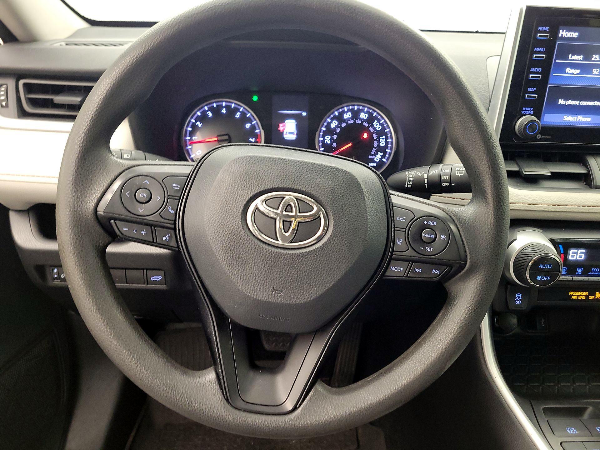 Thumbnail: 2021 Toyota RAV4 - 10