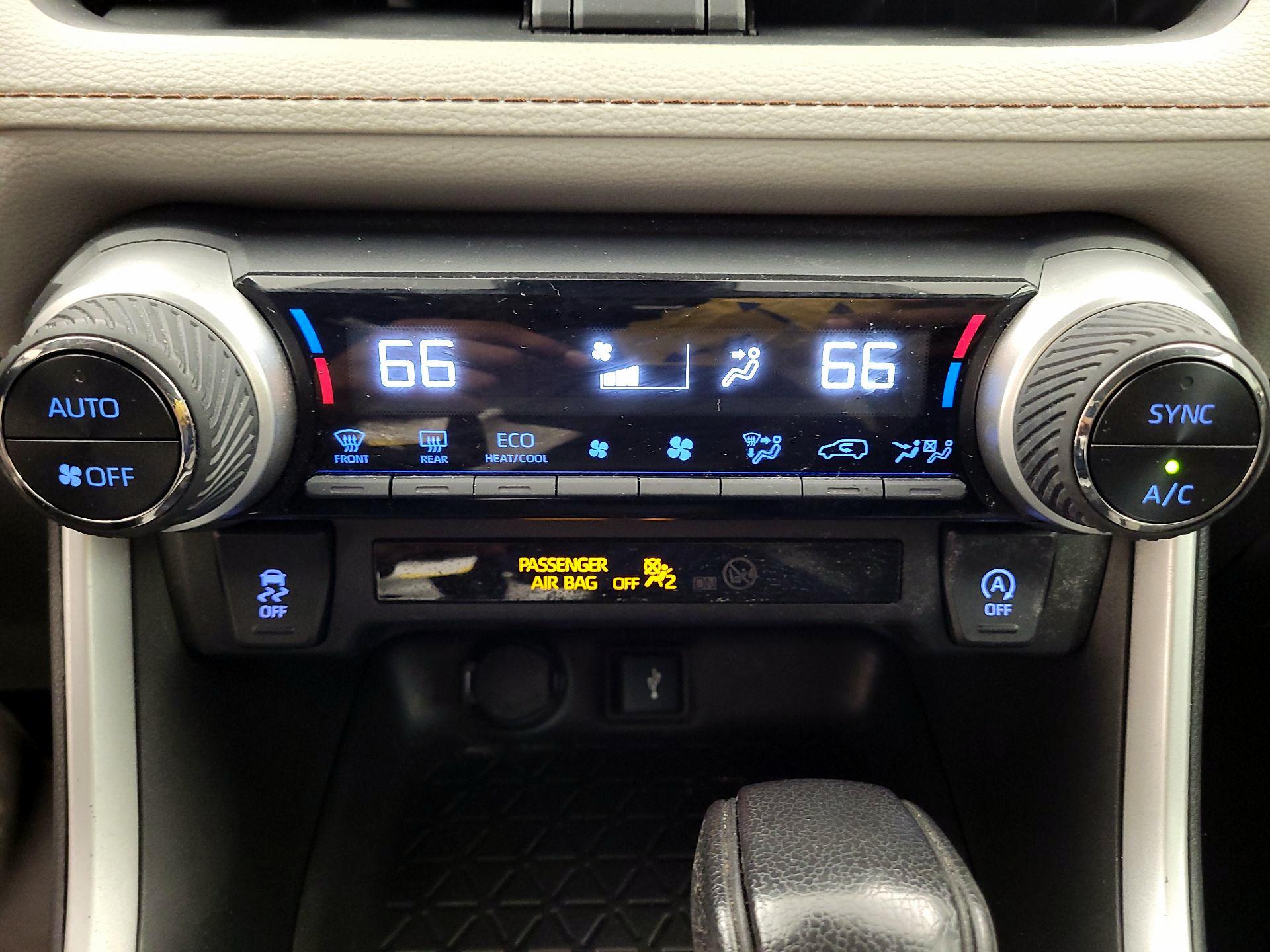 Thumbnail: 2021 Toyota RAV4 - 14