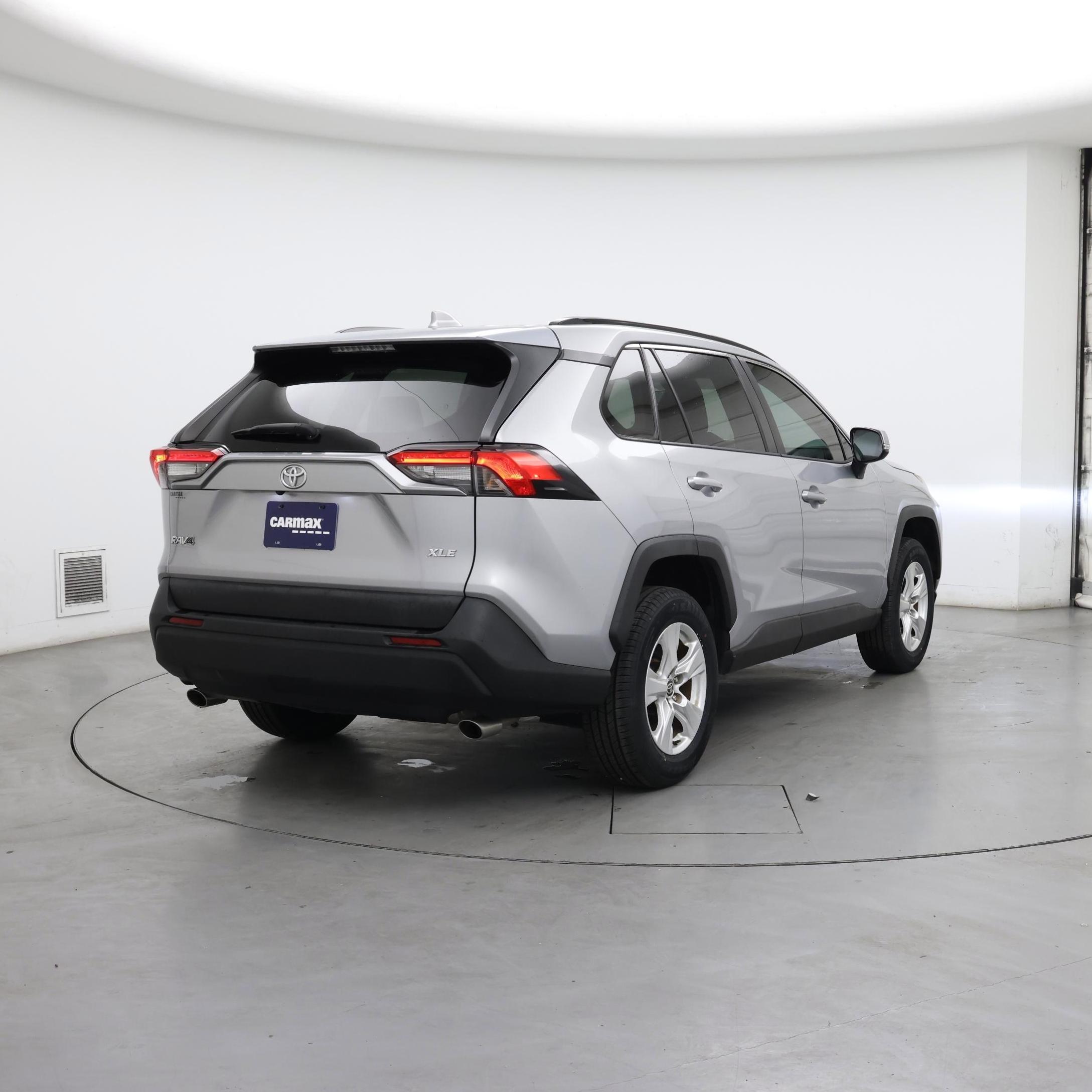 Thumbnail: 2021 Toyota RAV4 - 8