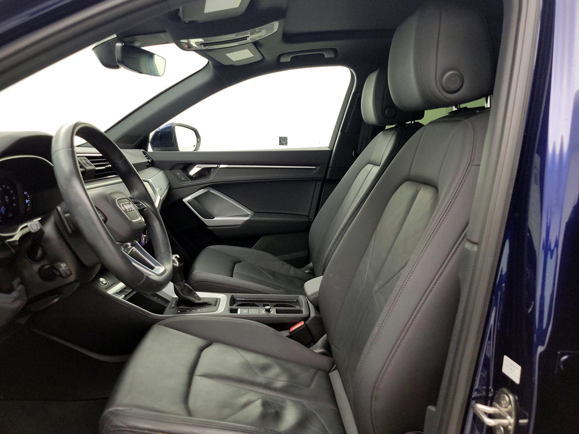 Thumbnail: 2021 Audi Q3 - 11