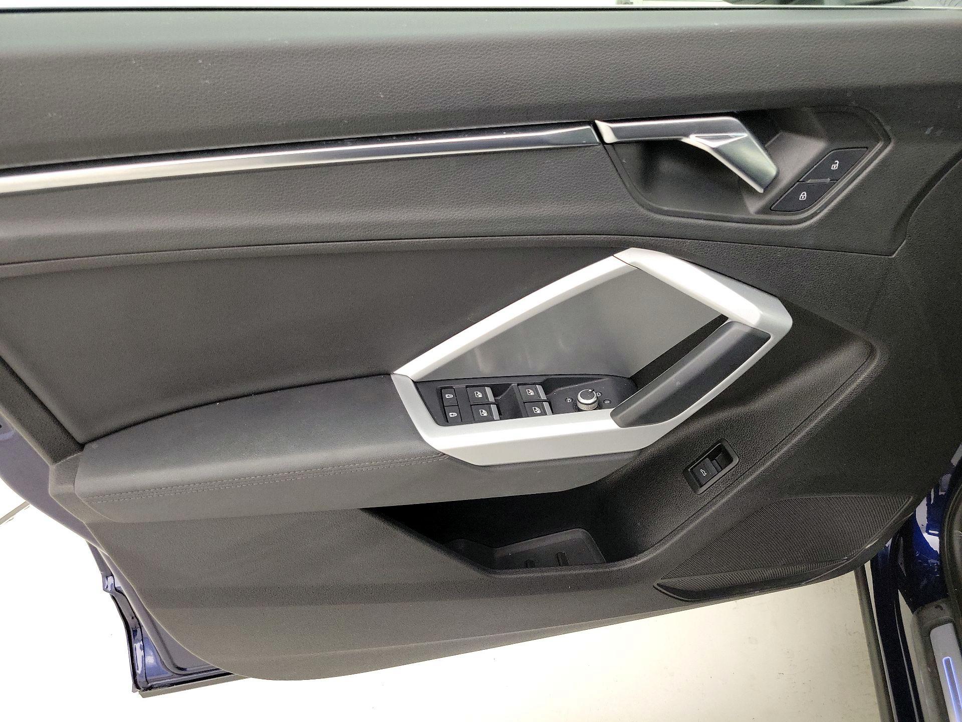 Thumbnail: 2021 Audi Q3 - 12