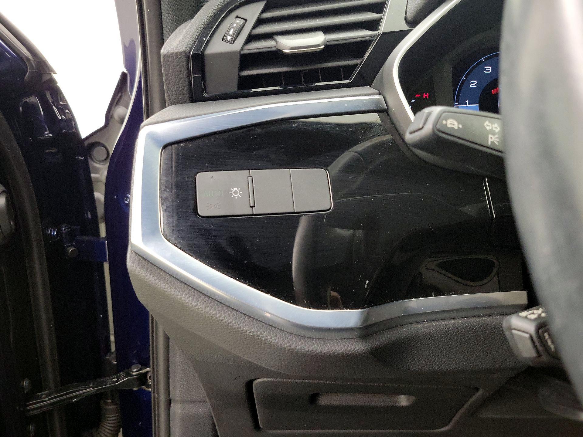 Thumbnail: 2021 Audi Q3 - 13