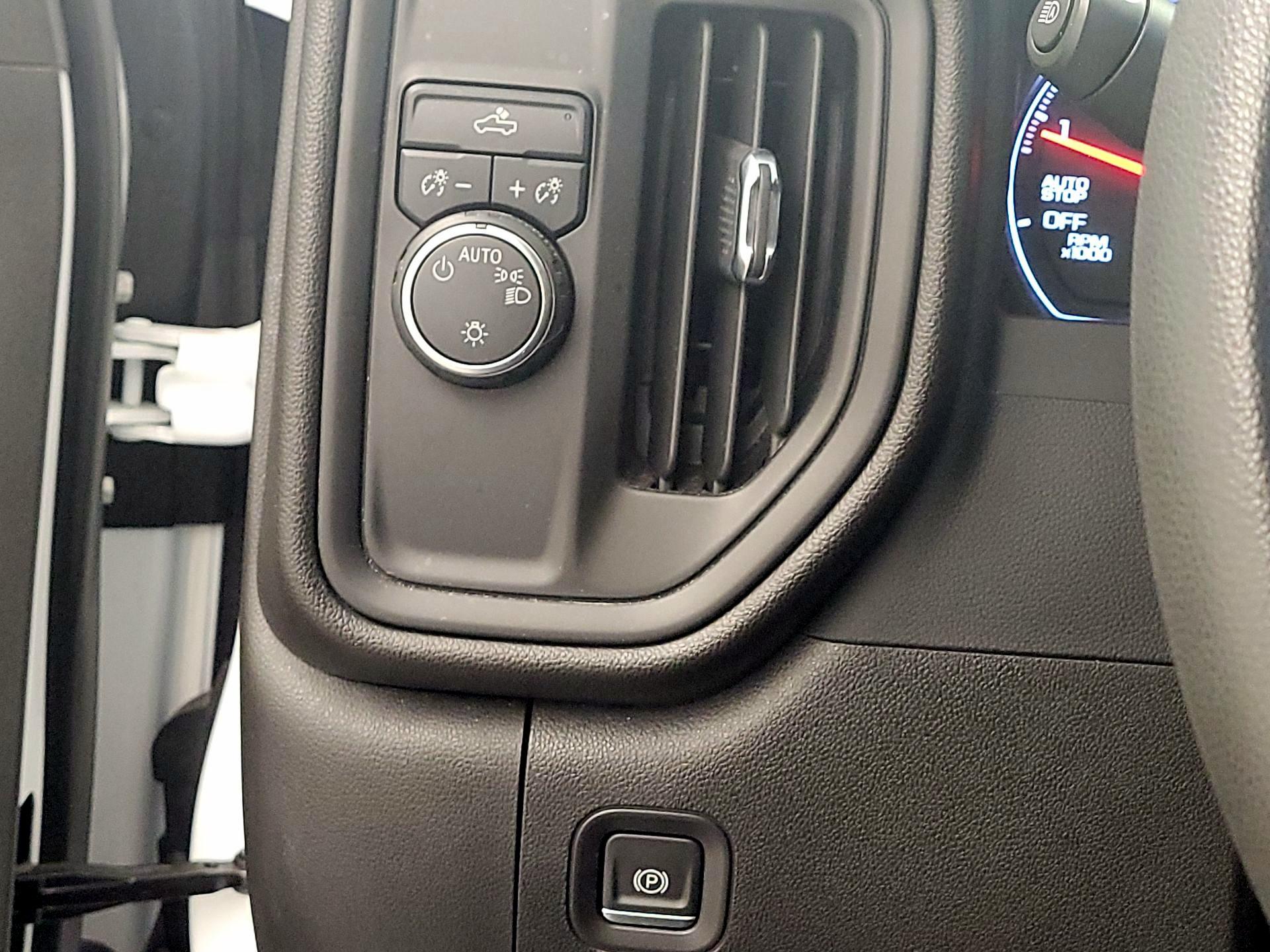 Thumbnail: 2022 Chevrolet Silverado 1500 - 13