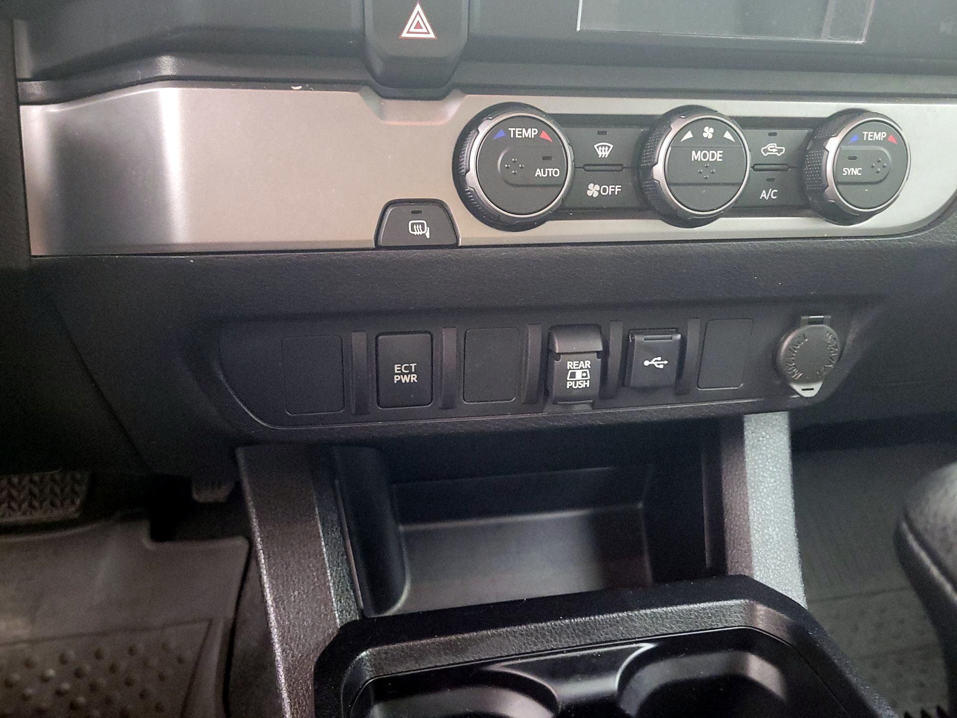 Thumbnail: 2022 Toyota Tacoma - 18