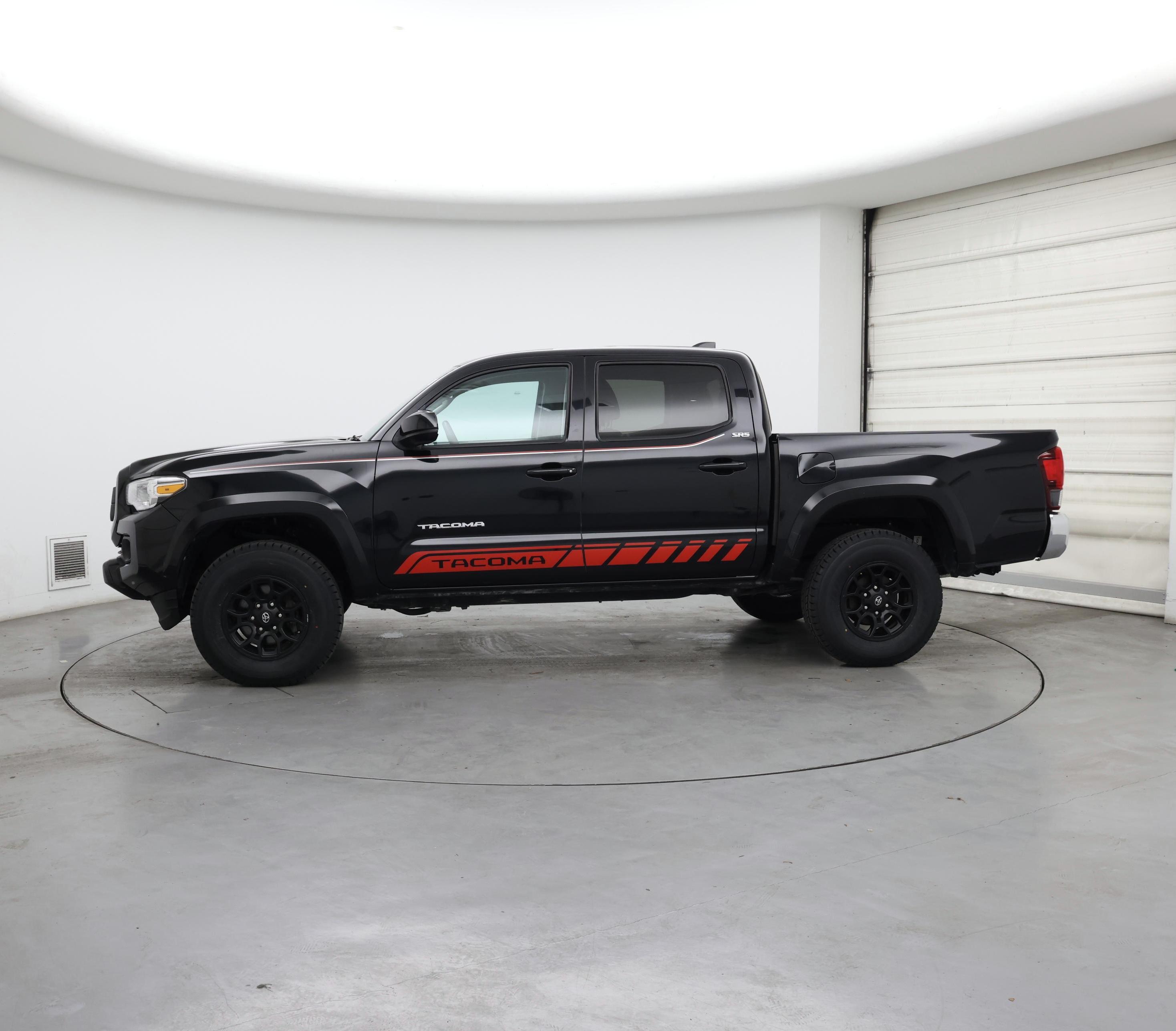 Thumbnail: 2022 Toyota Tacoma - 3