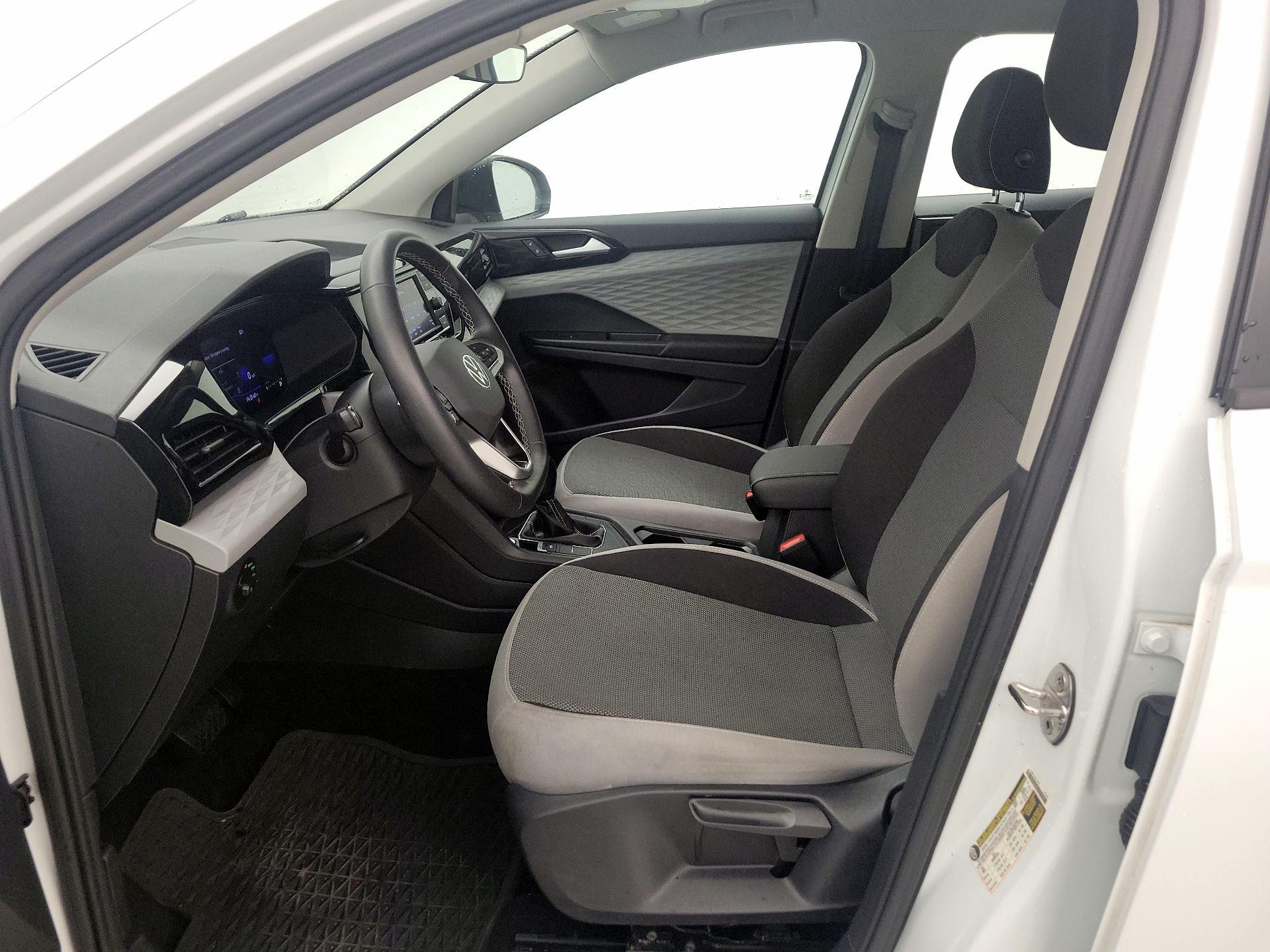 Thumbnail: 2023 Volkswagen Tiguan - 11