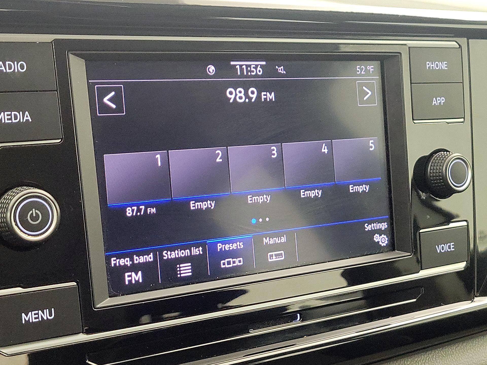 Thumbnail: 2023 Volkswagen Tiguan - 15