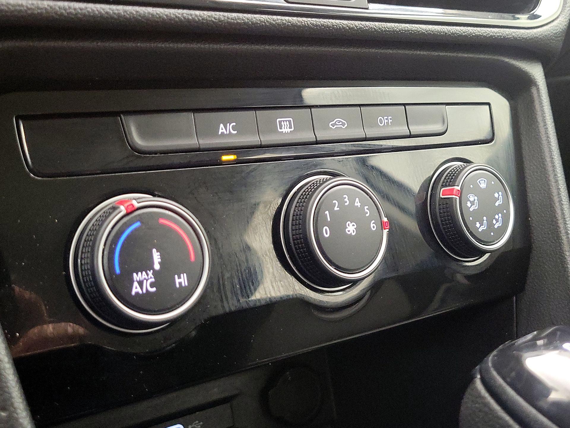 Thumbnail: 2023 Volkswagen Tiguan - 16