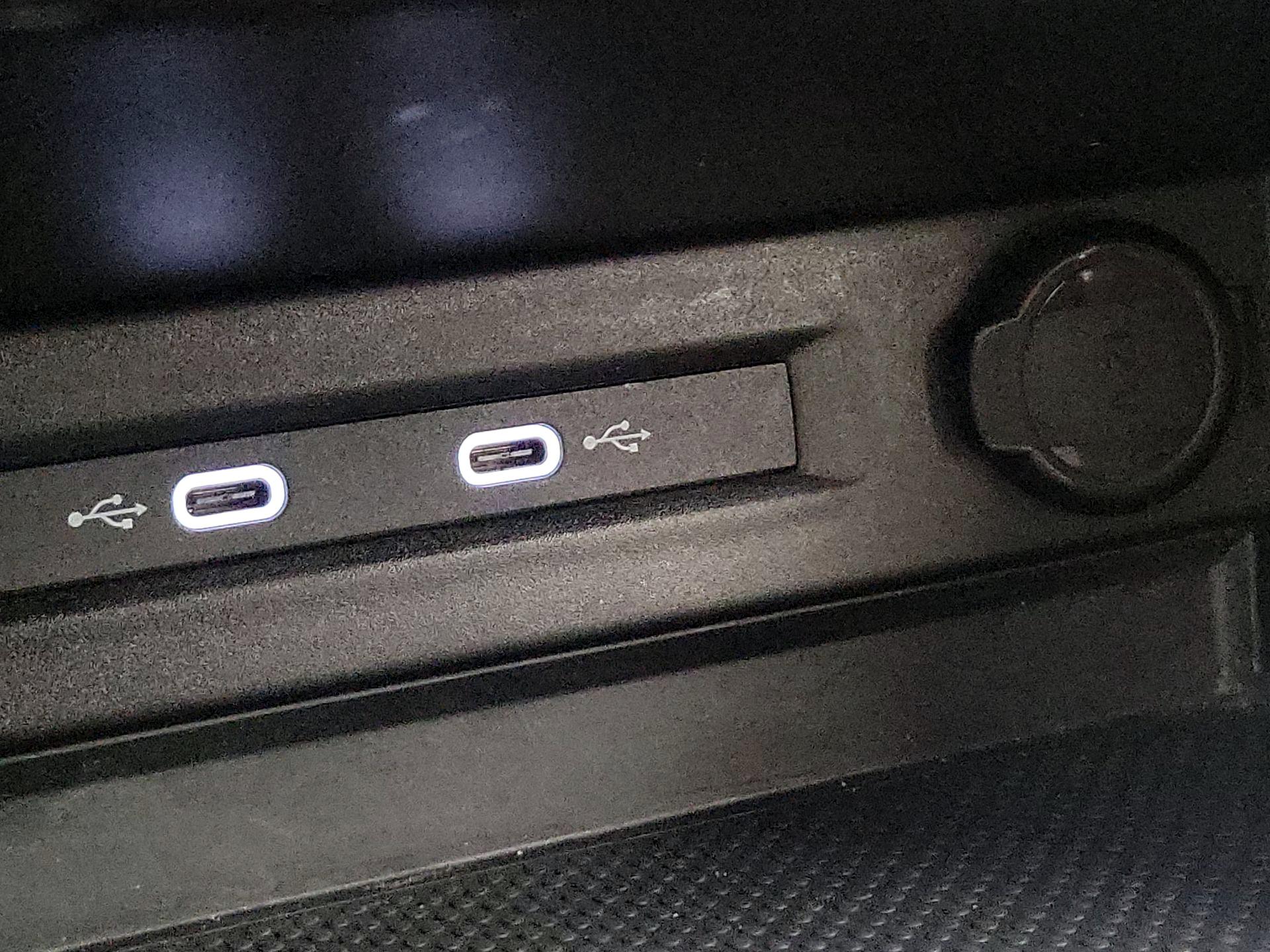 Thumbnail: 2023 Volkswagen Tiguan - 18