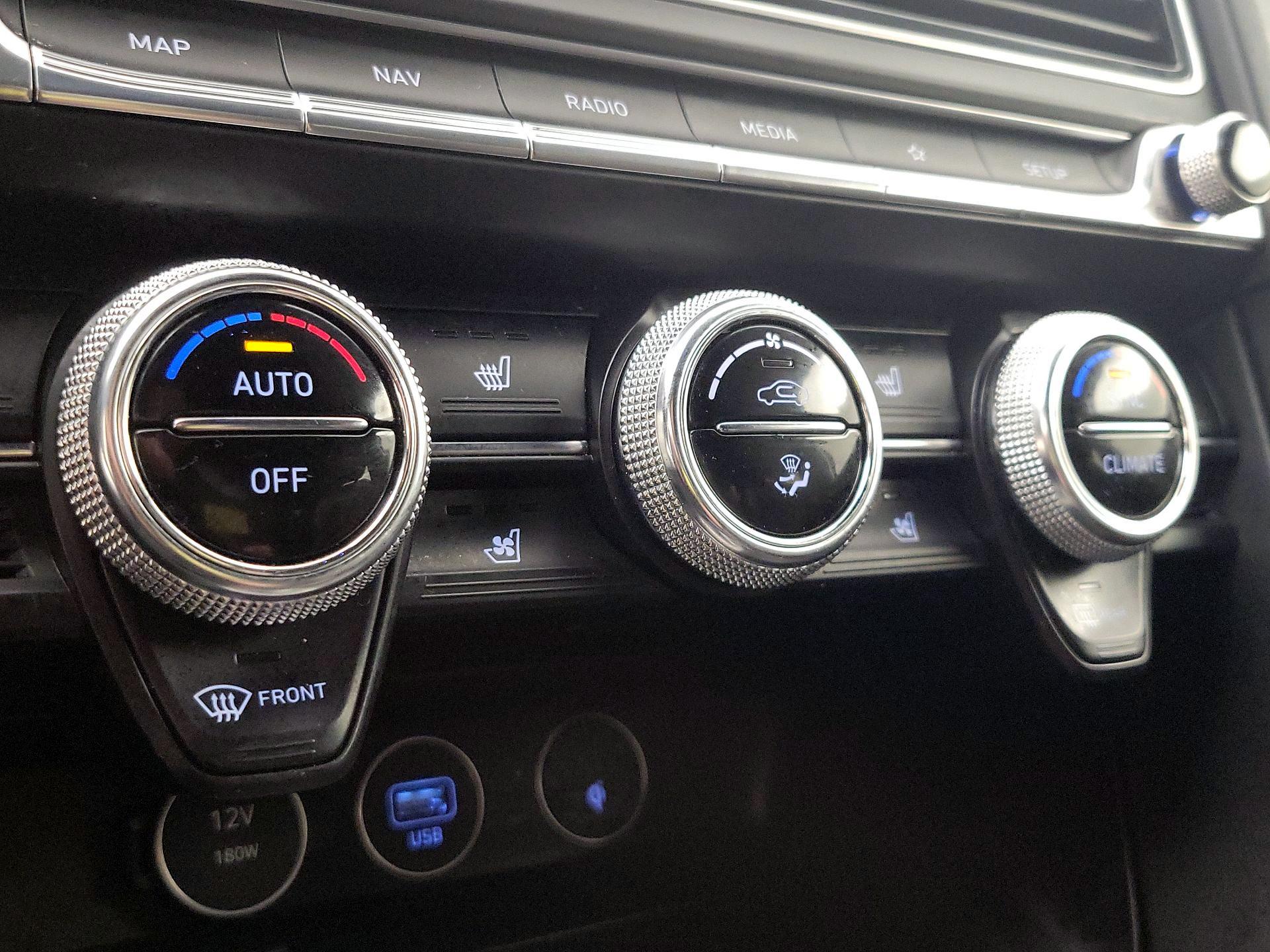 Thumbnail: 2023 Genesis G70 - 17