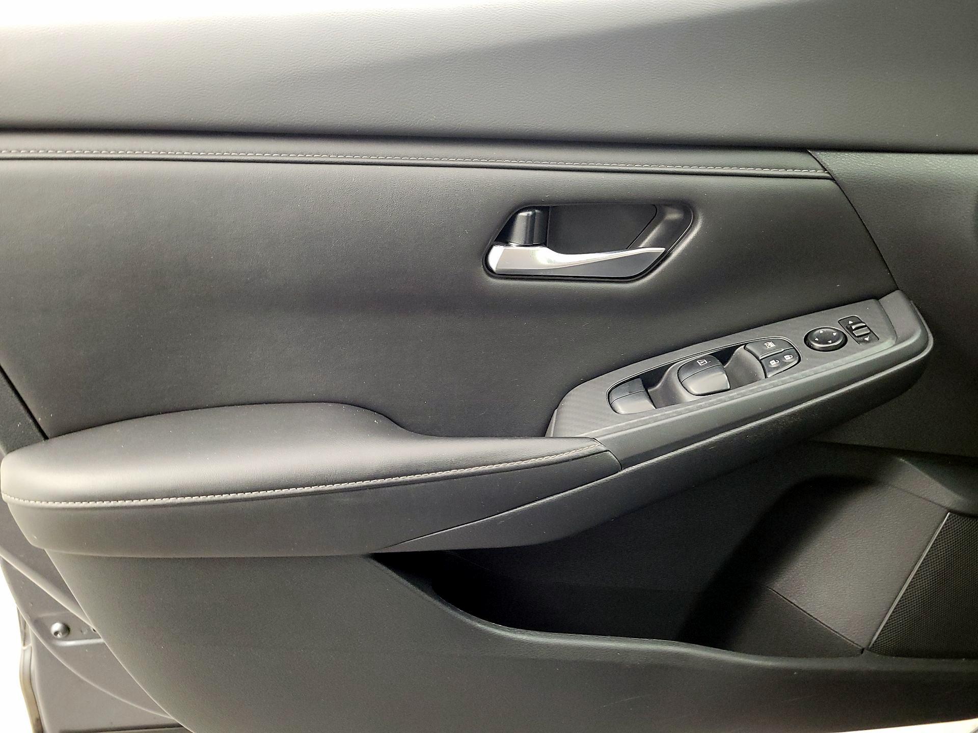 Thumbnail: 2021 Nissan Sentra - 12