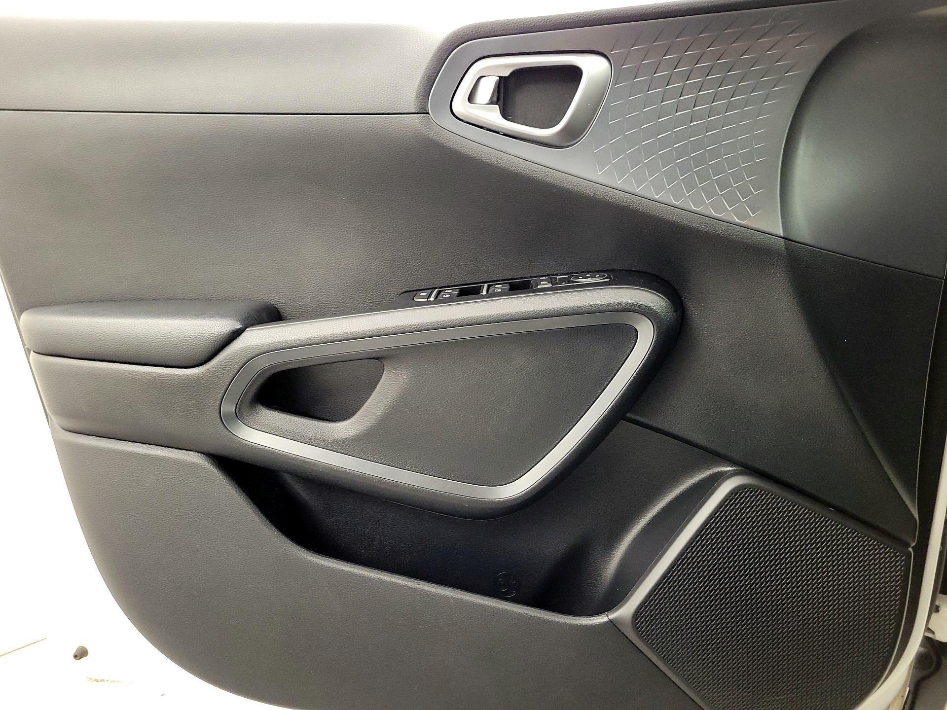 Thumbnail: 2020 Kia Soul - 12