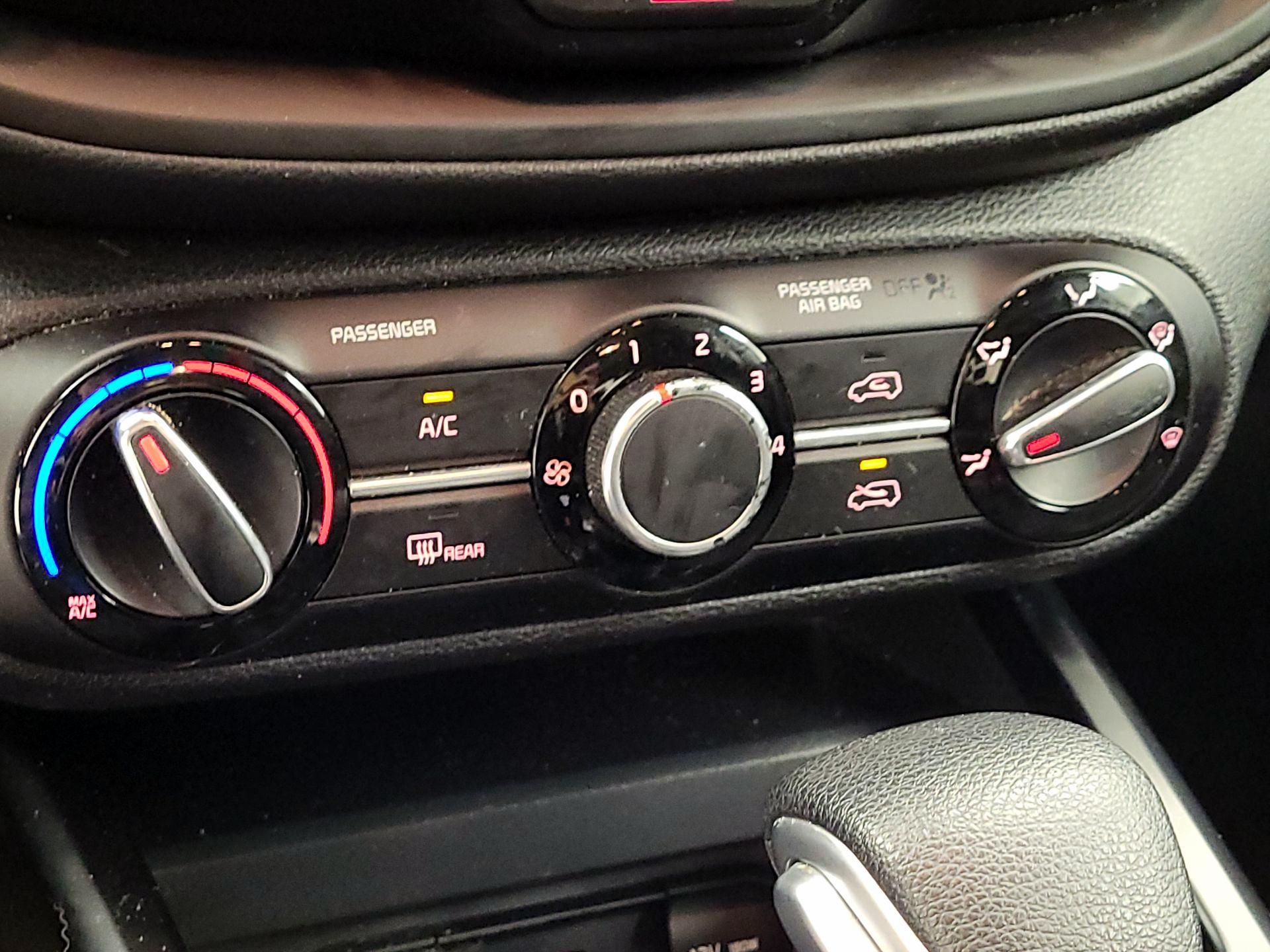 Thumbnail: 2020 Kia Soul - 16