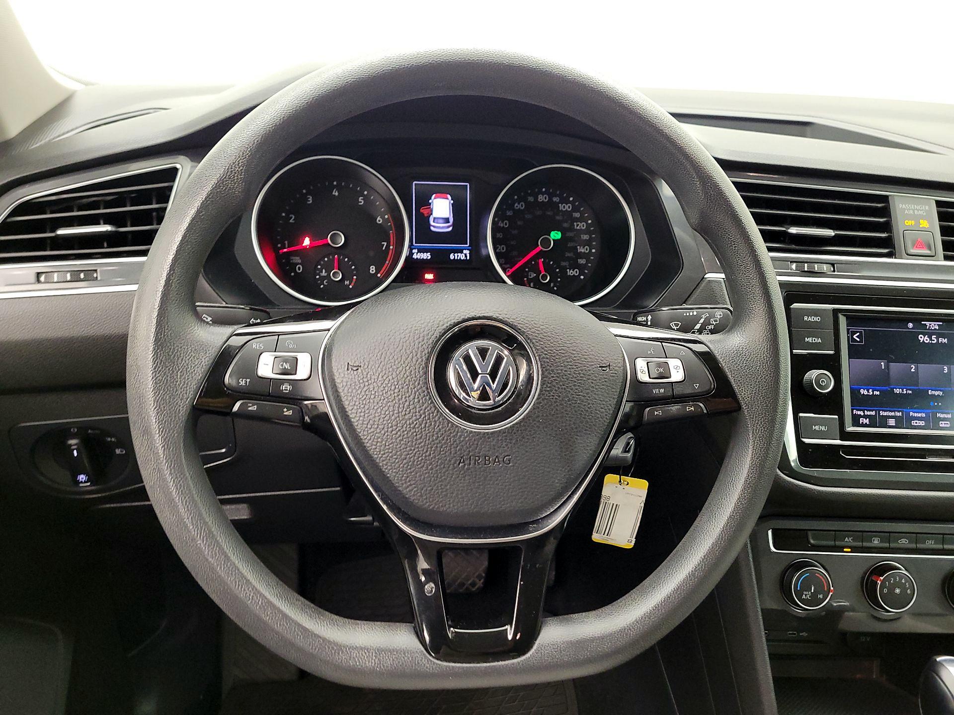 Thumbnail: 2020 Volkswagen Tiguan - 10