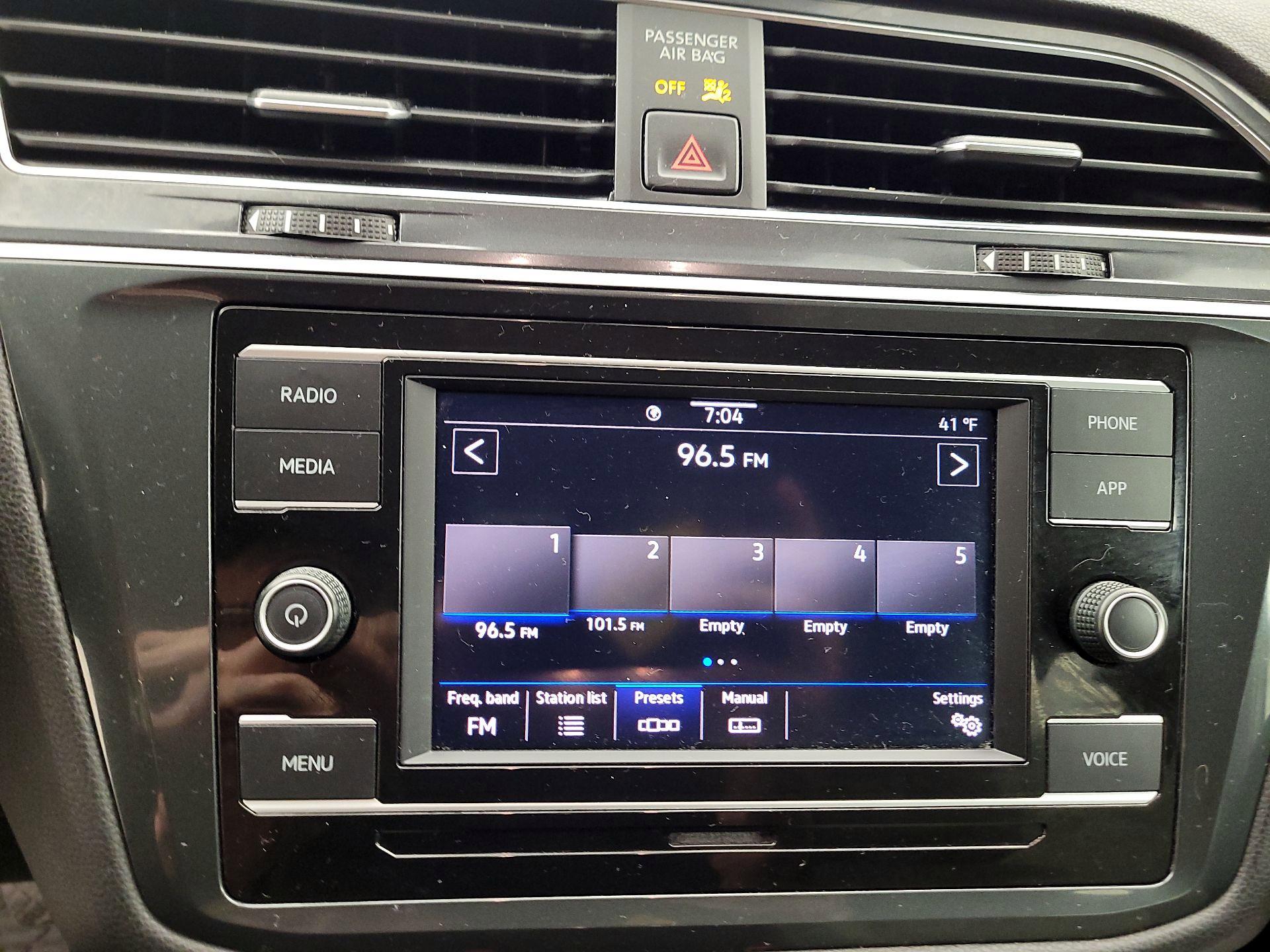 Thumbnail: 2020 Volkswagen Tiguan - 13