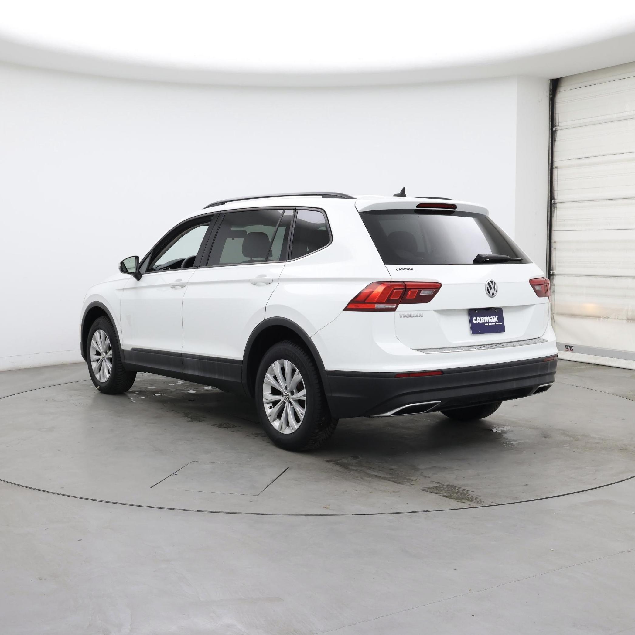 Thumbnail: 2020 Volkswagen Tiguan - 2