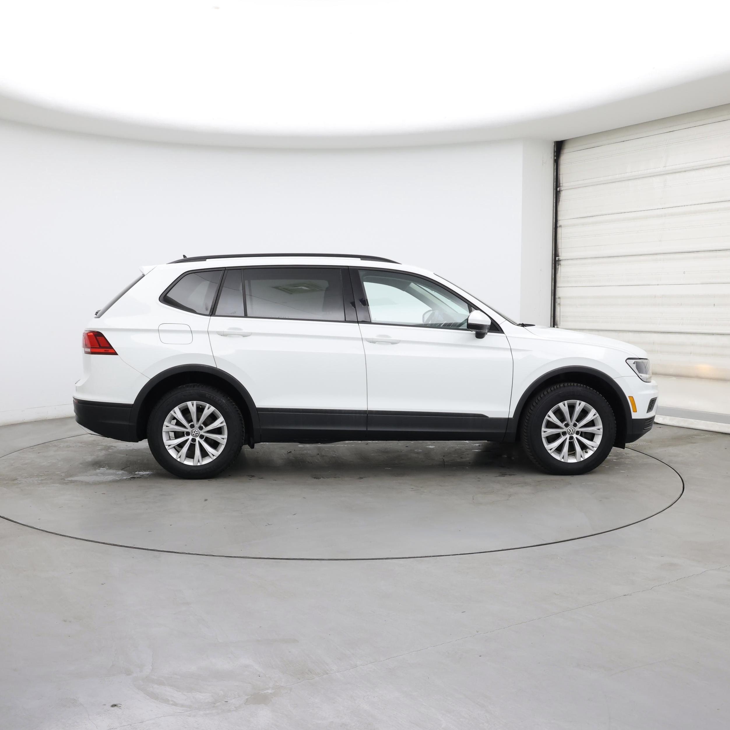 Thumbnail: 2020 Volkswagen Tiguan - 7