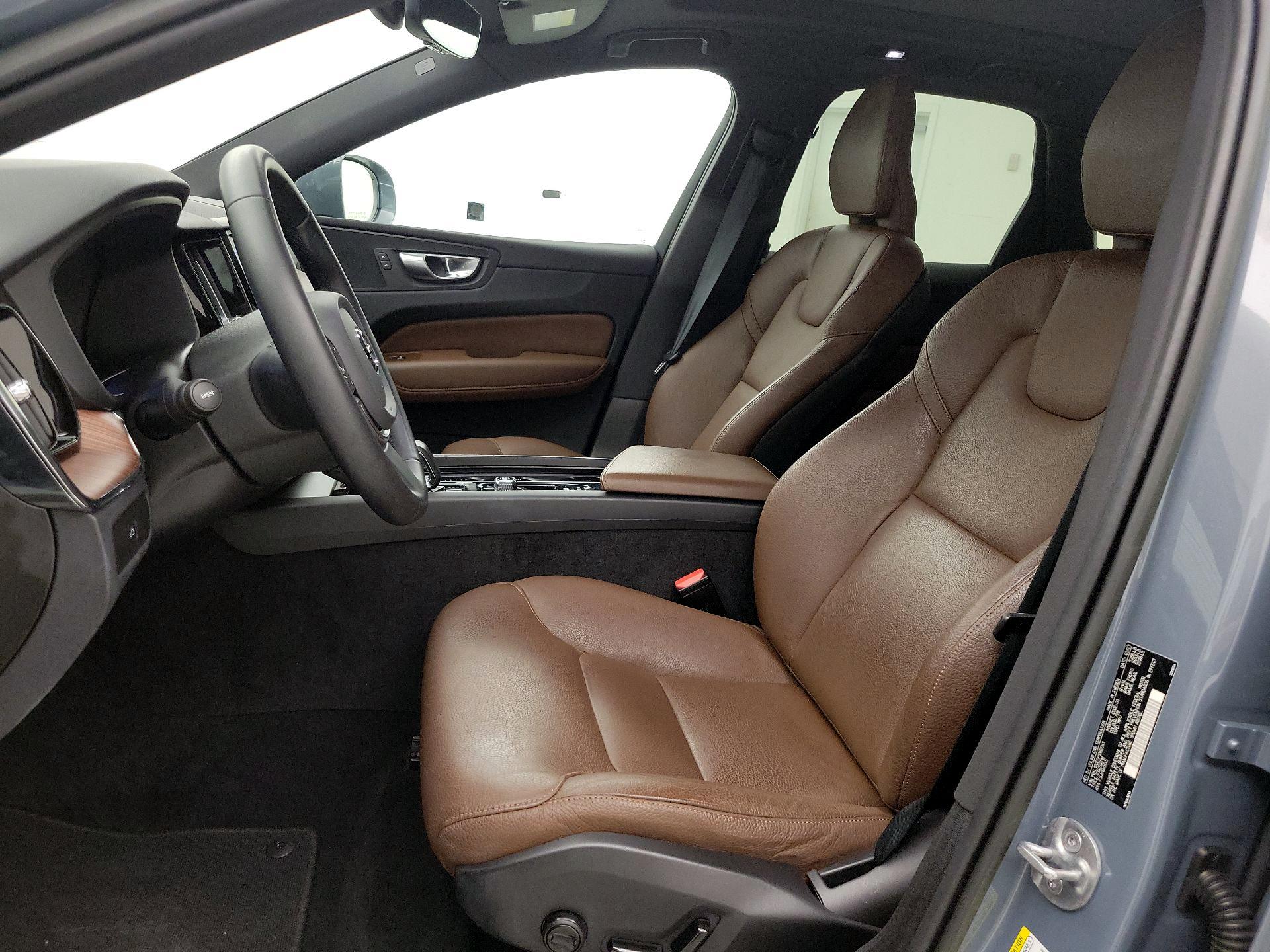 Thumbnail: 2023 Volvo XC60 - 11