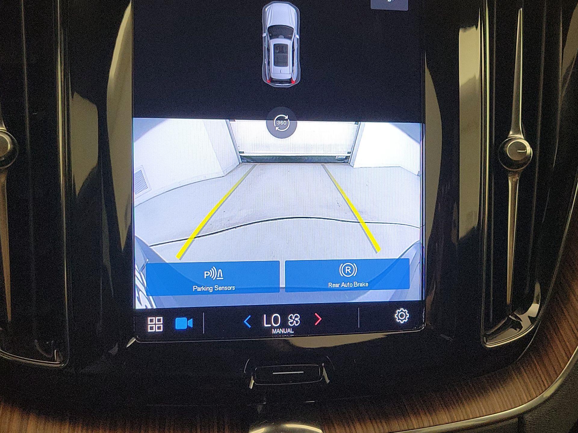 Thumbnail: 2023 Volvo XC60 - 15