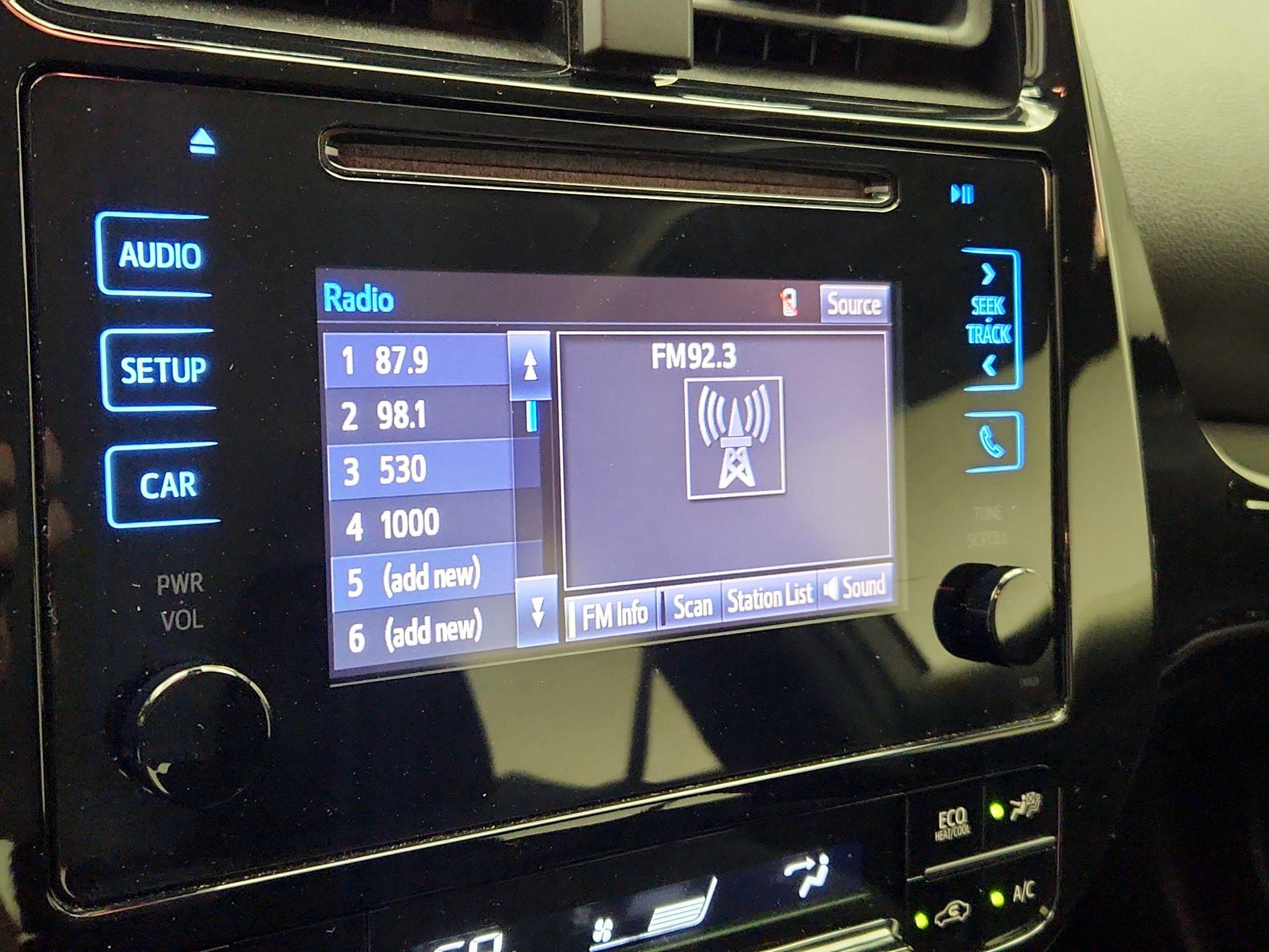 Thumbnail: 2017 Toyota Prius - 15