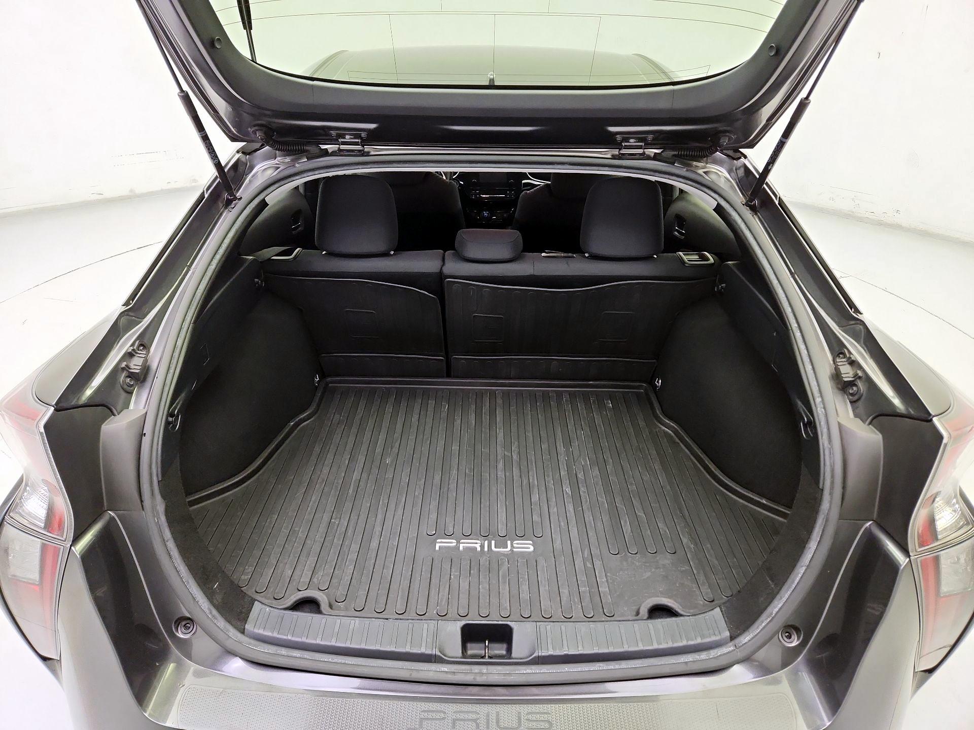 Thumbnail: 2017 Toyota Prius - 20