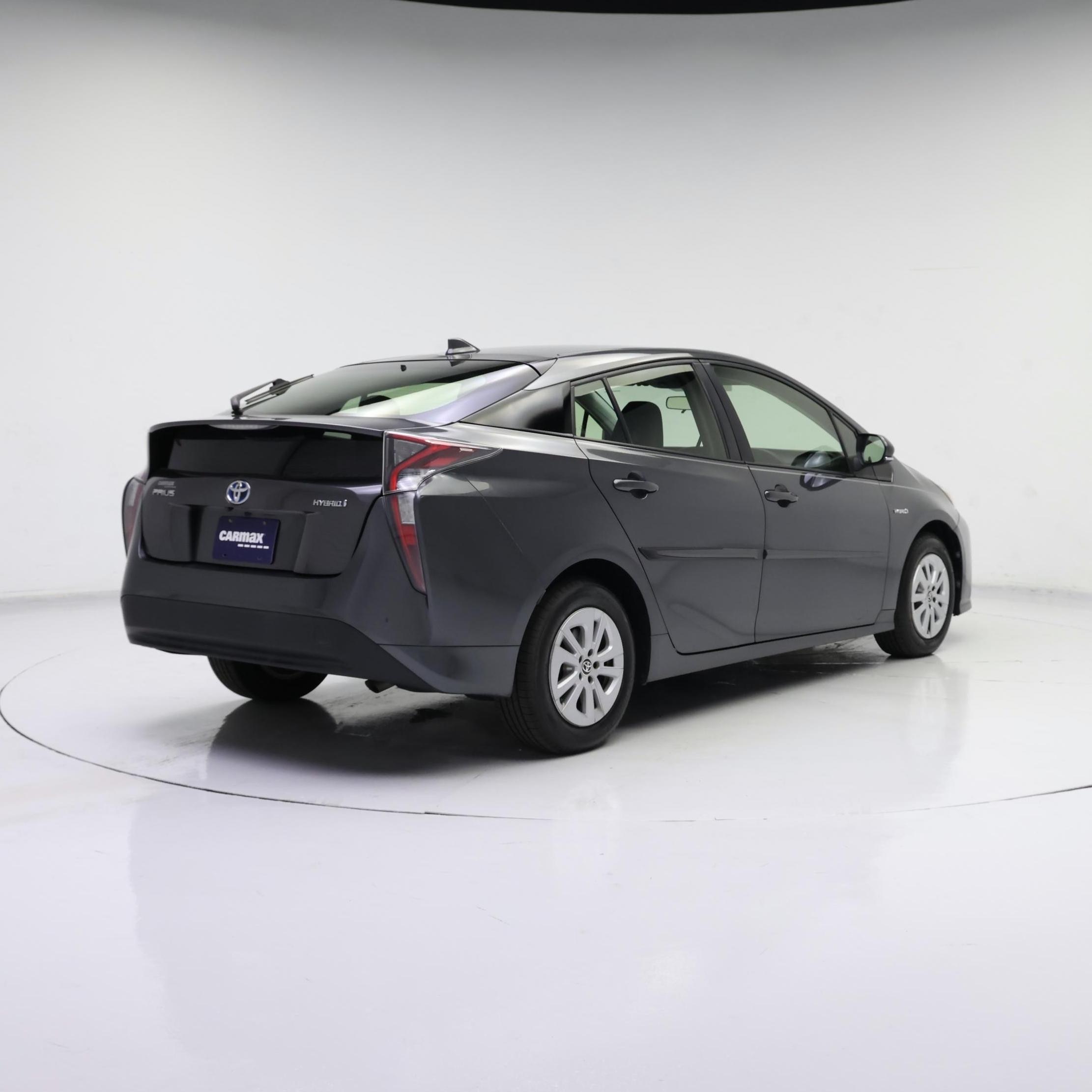 Thumbnail: 2017 Toyota Prius - 8