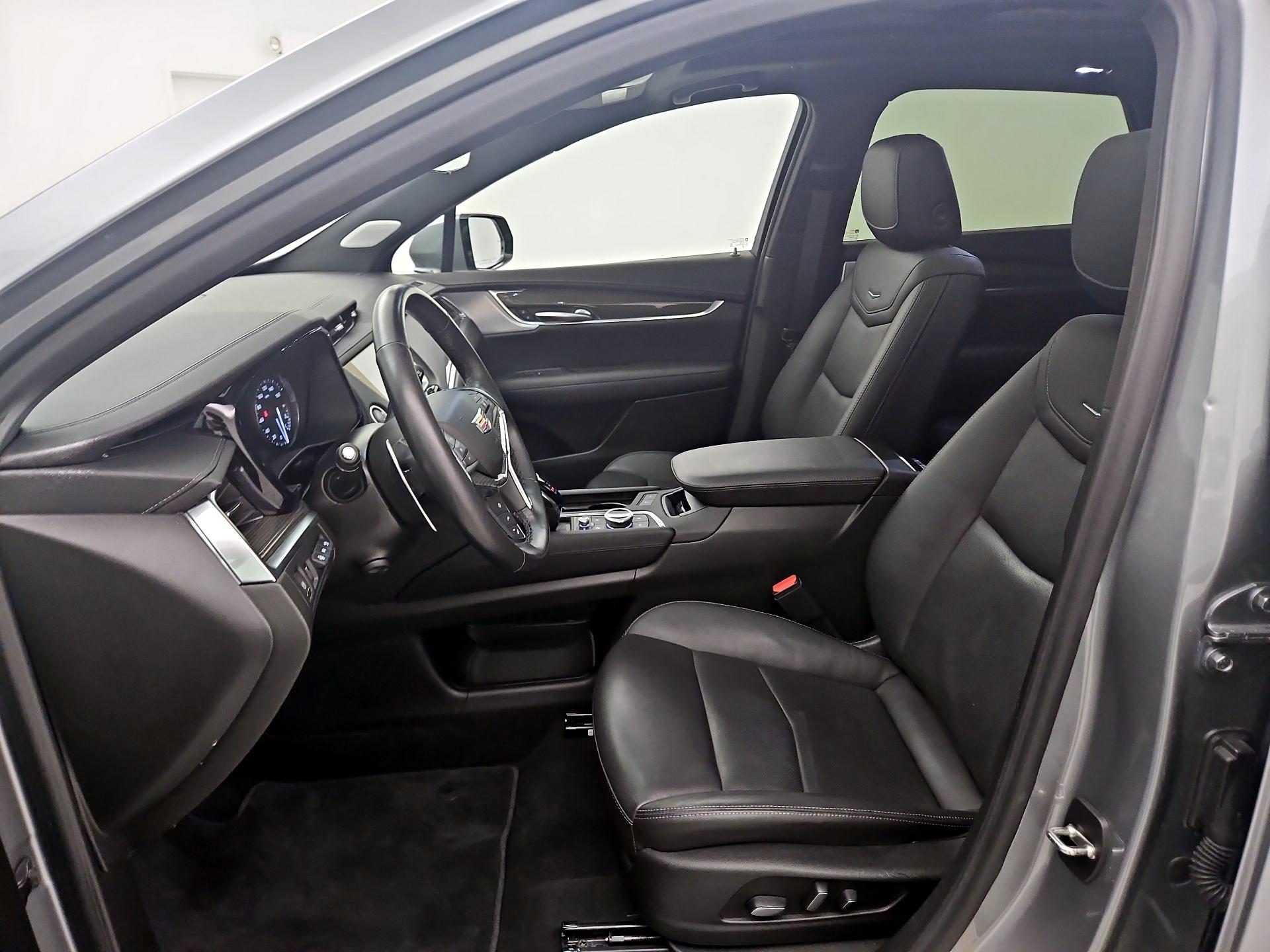 Thumbnail: 2023 Cadillac XT5 - 11