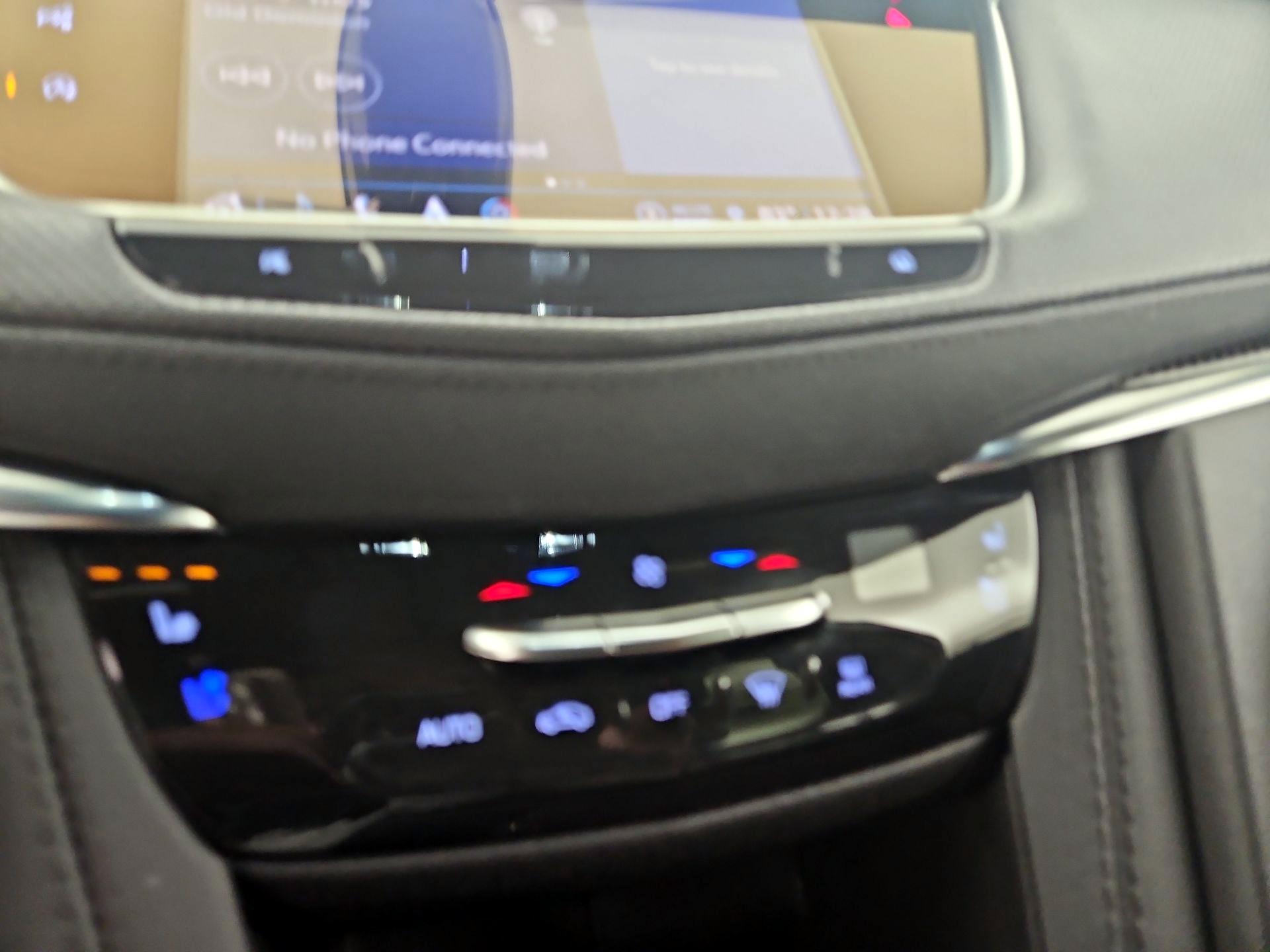 Thumbnail: 2023 Cadillac XT5 - 16