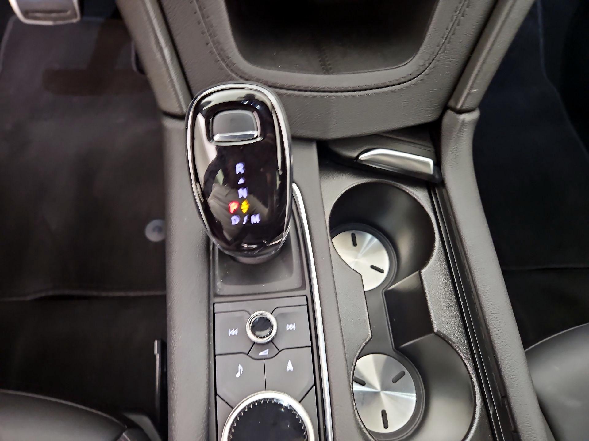 Thumbnail: 2023 Cadillac XT5 - 17