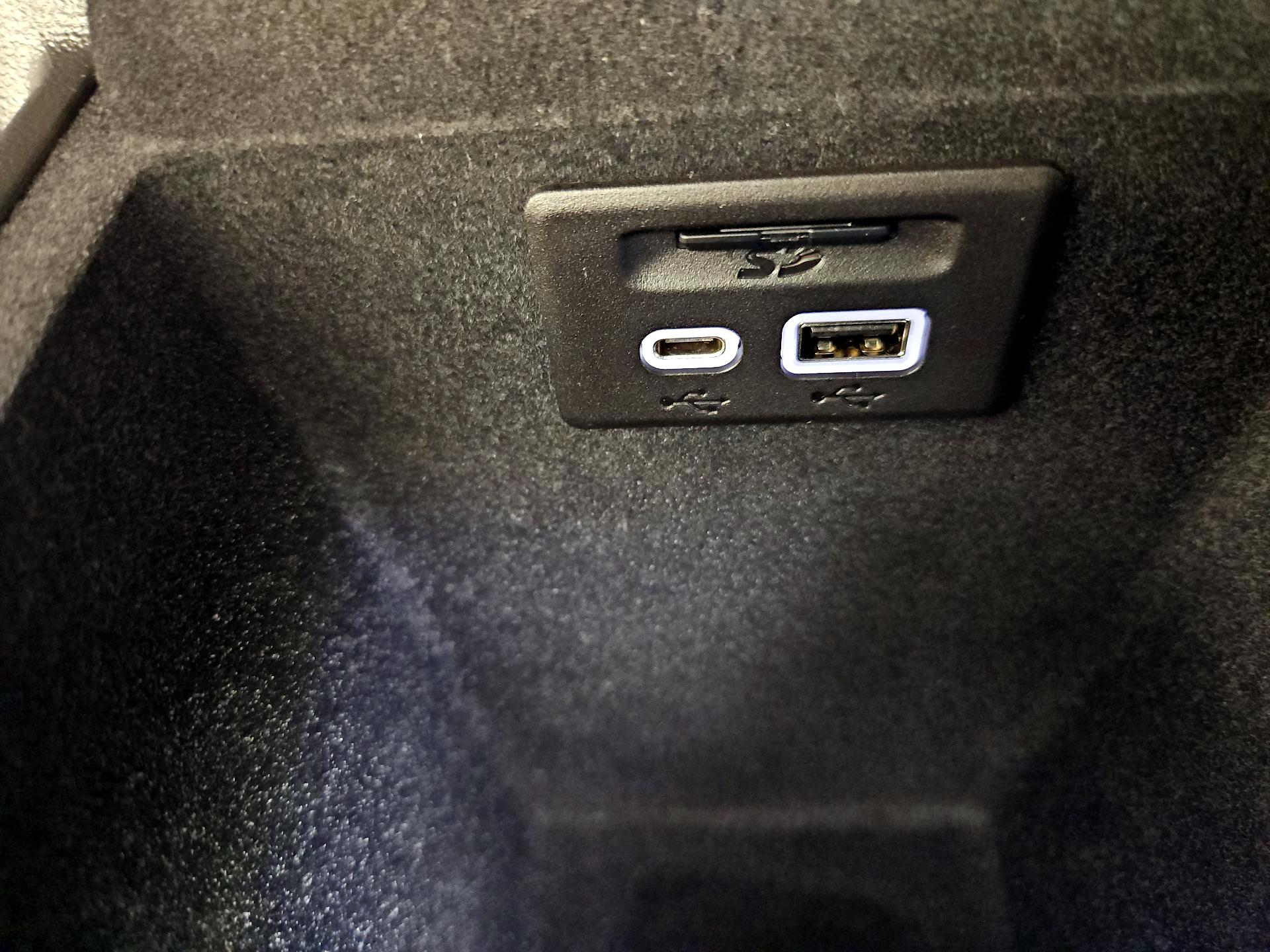 Thumbnail: 2023 Cadillac XT5 - 18