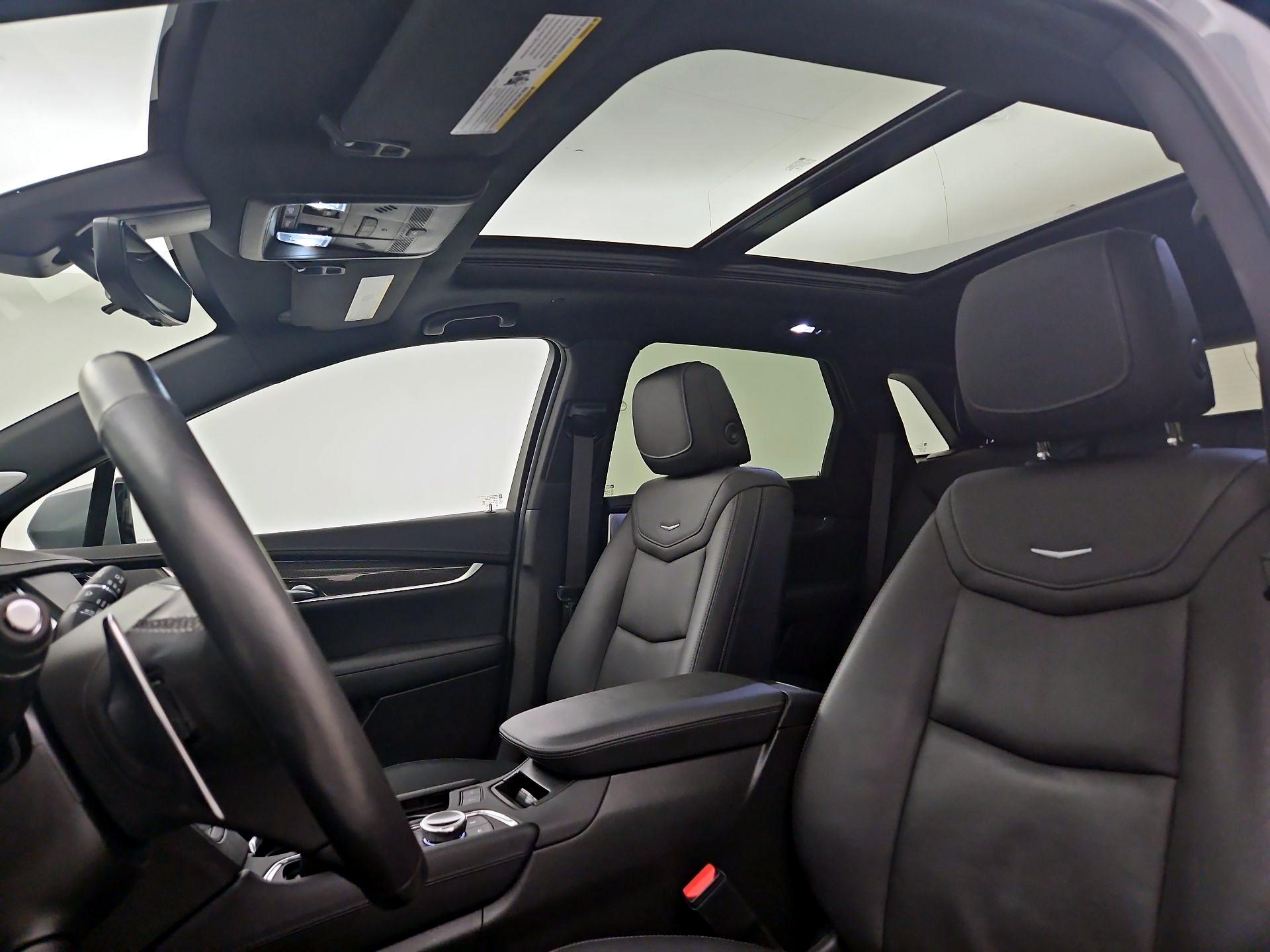 Thumbnail: 2023 Cadillac XT5 - 19