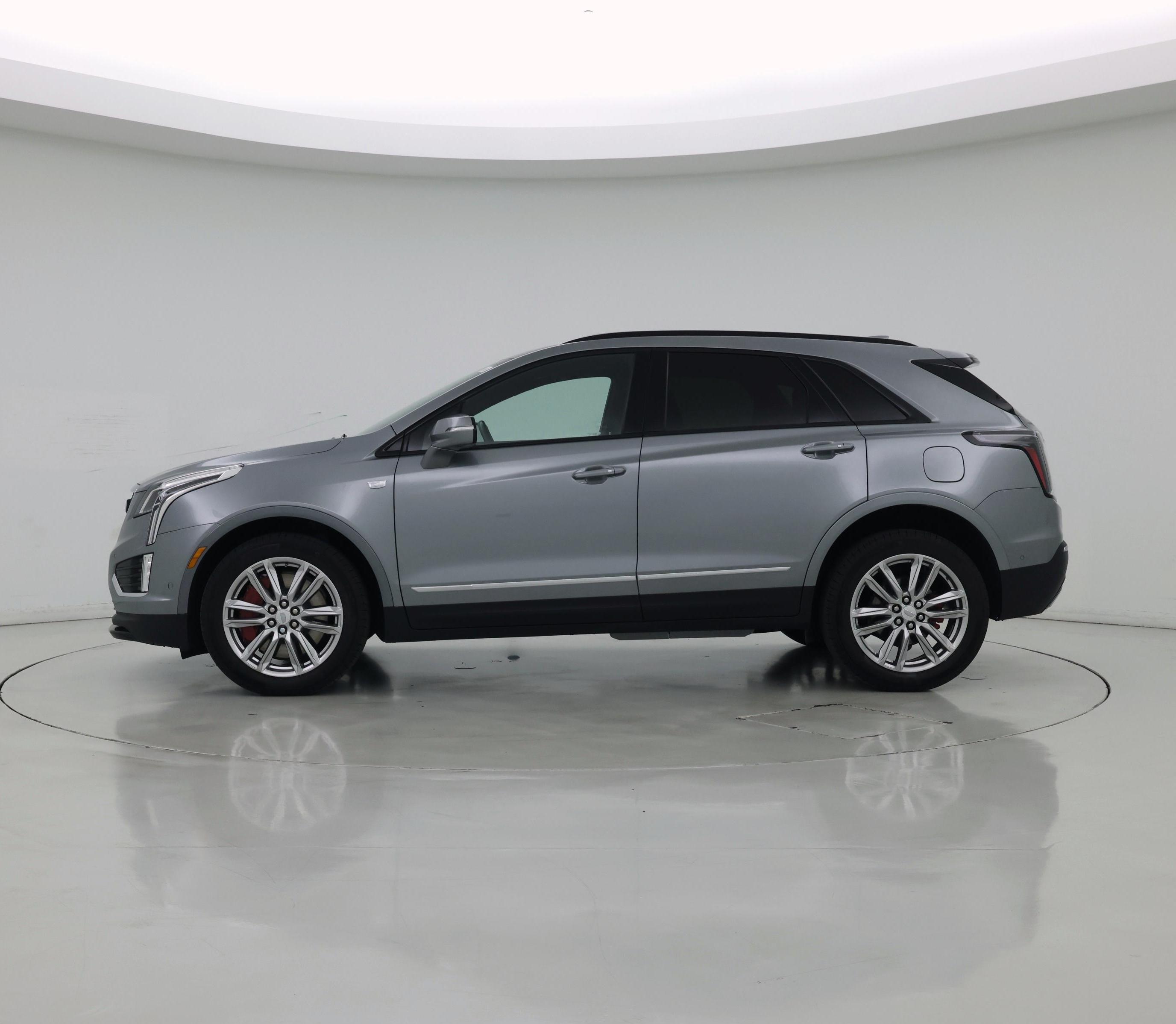 Thumbnail: 2023 Cadillac XT5 - 3