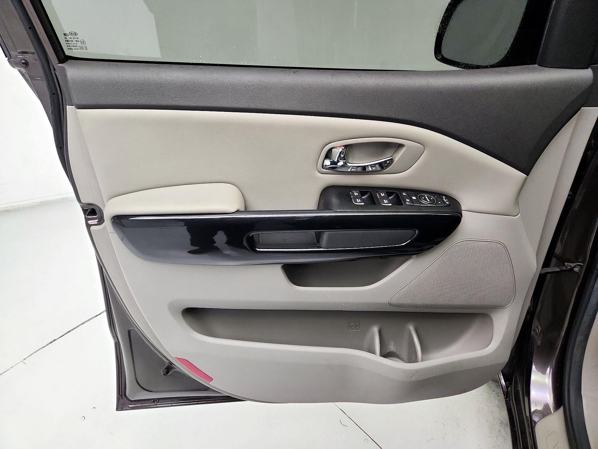 Thumbnail: 2017 Kia Sedona - 12