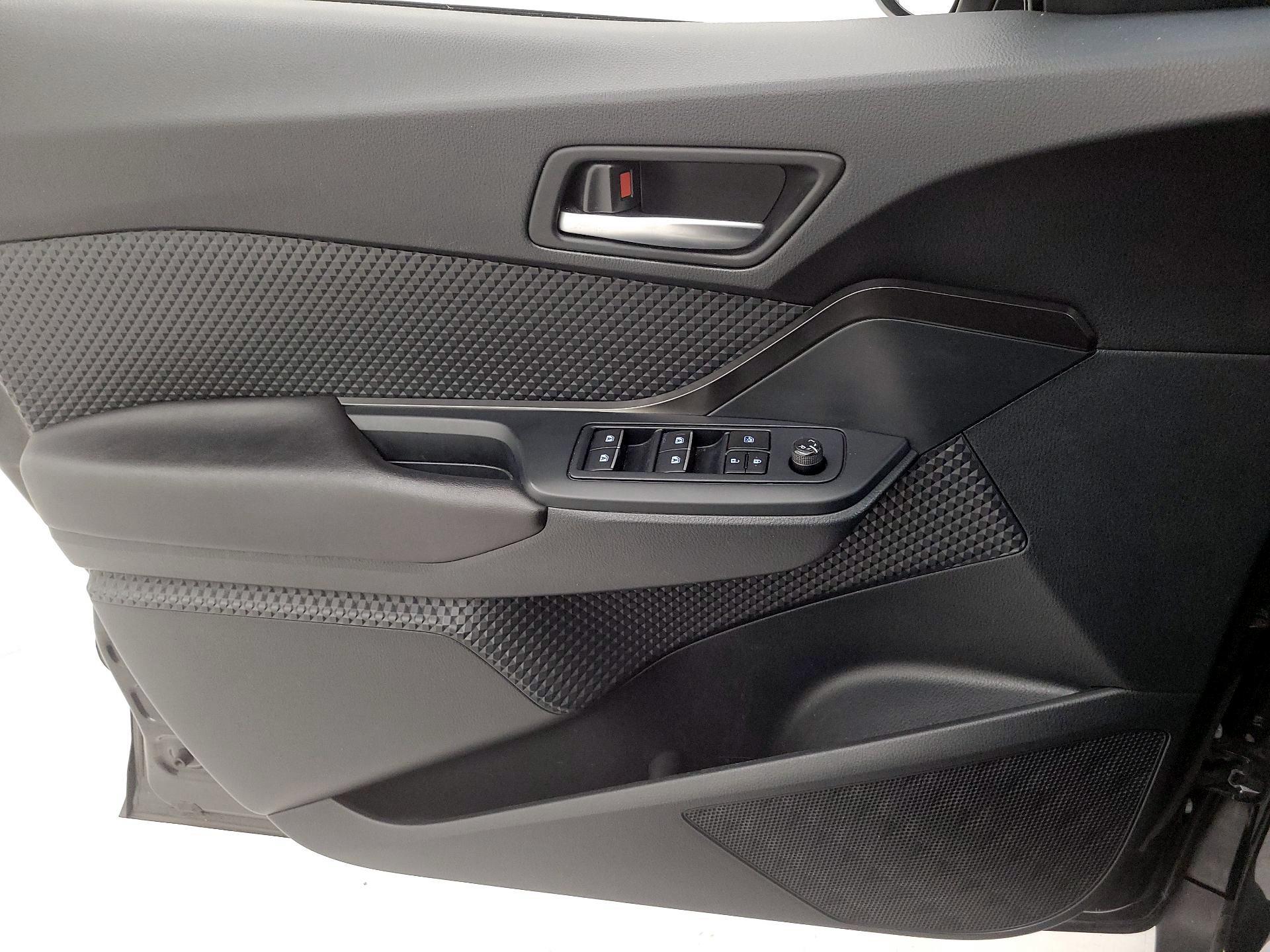 Thumbnail: 2018 Toyota C-HR - 12