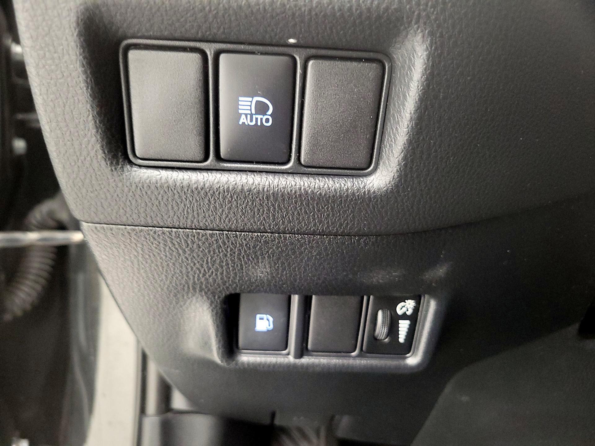 Thumbnail: 2018 Toyota C-HR - 13