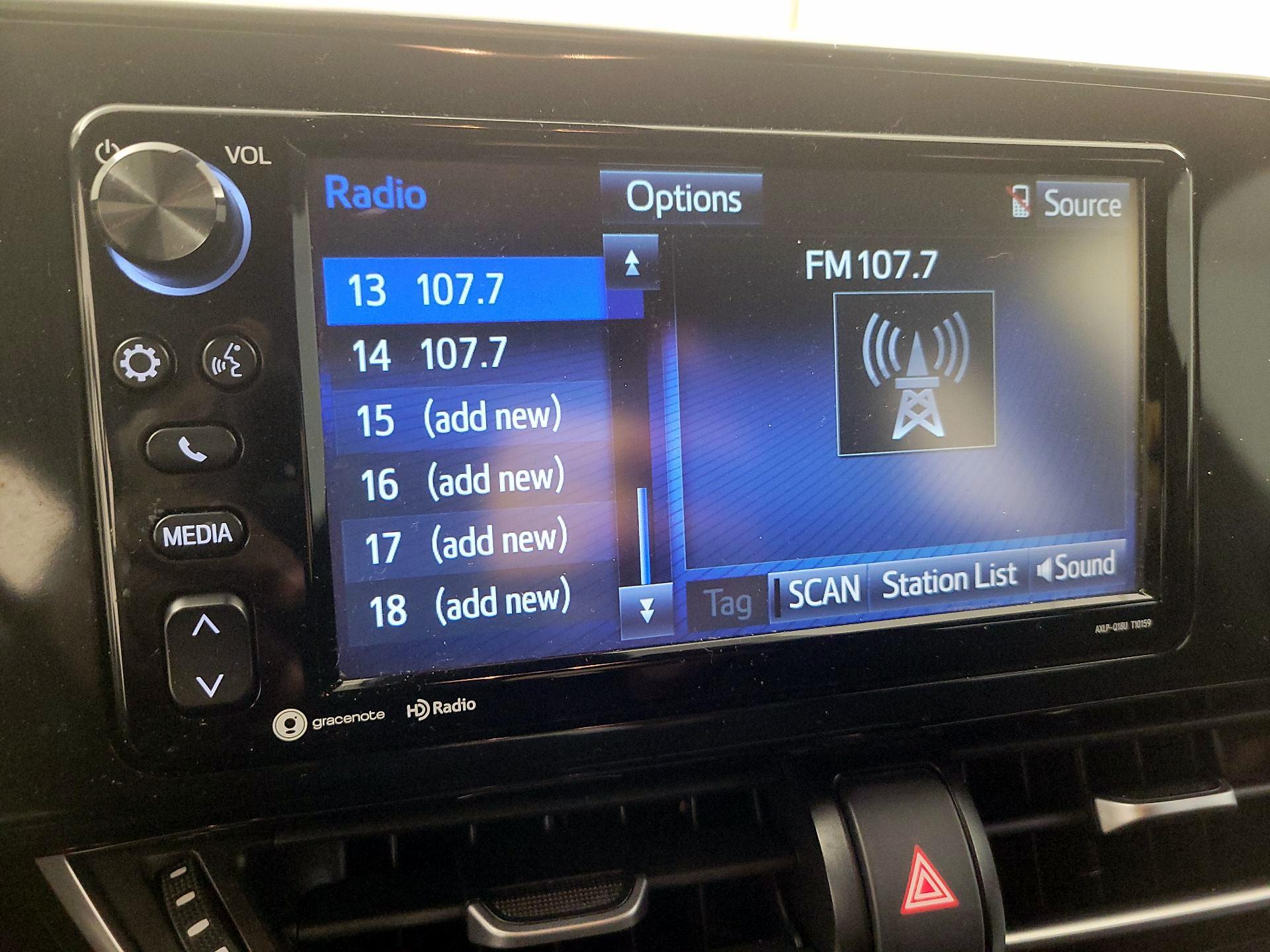 Thumbnail: 2018 Toyota C-HR - 15