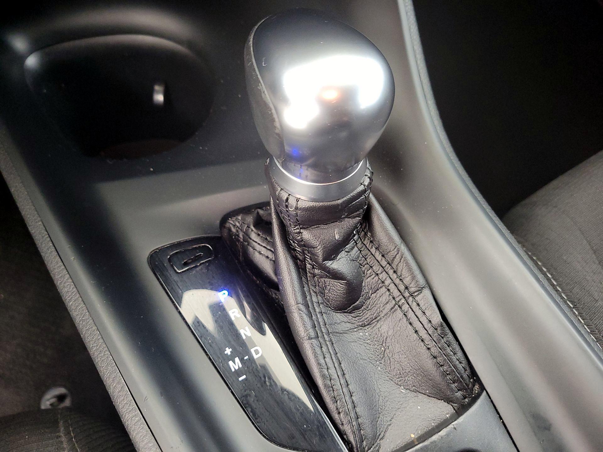 Thumbnail: 2018 Toyota C-HR - 17