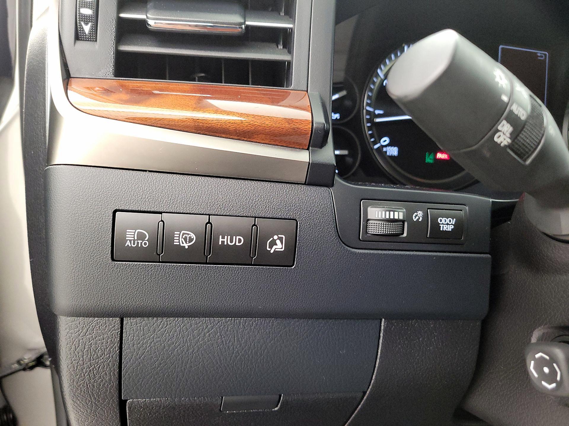 Thumbnail: 2018 Lexus LX - 13