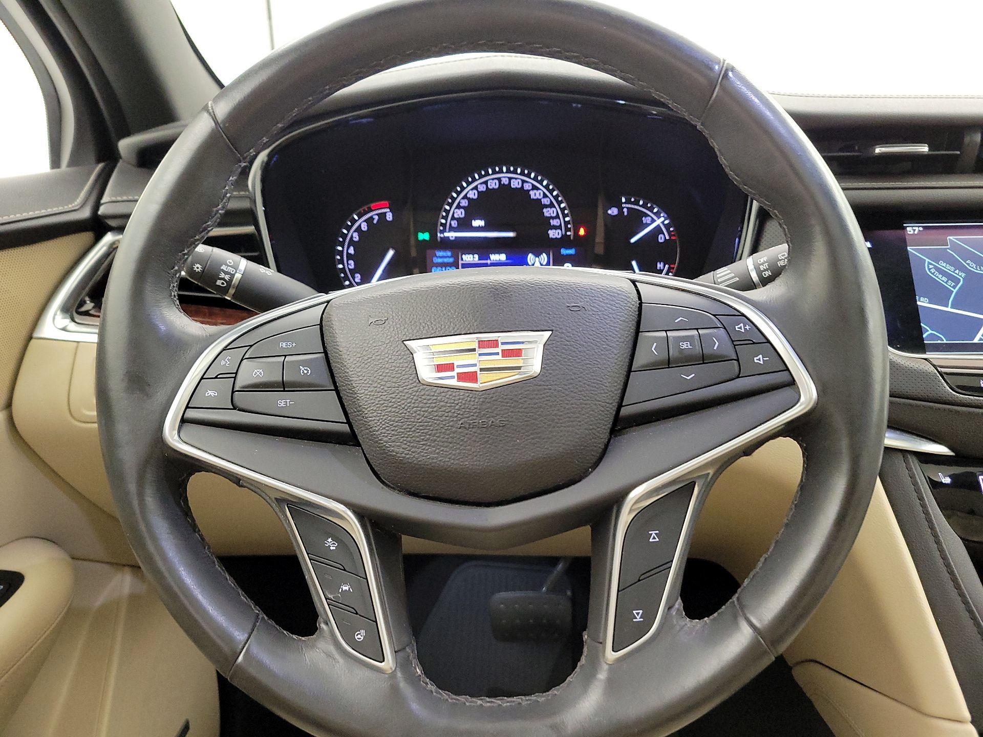 Thumbnail: 2017 Cadillac XT5 - 10