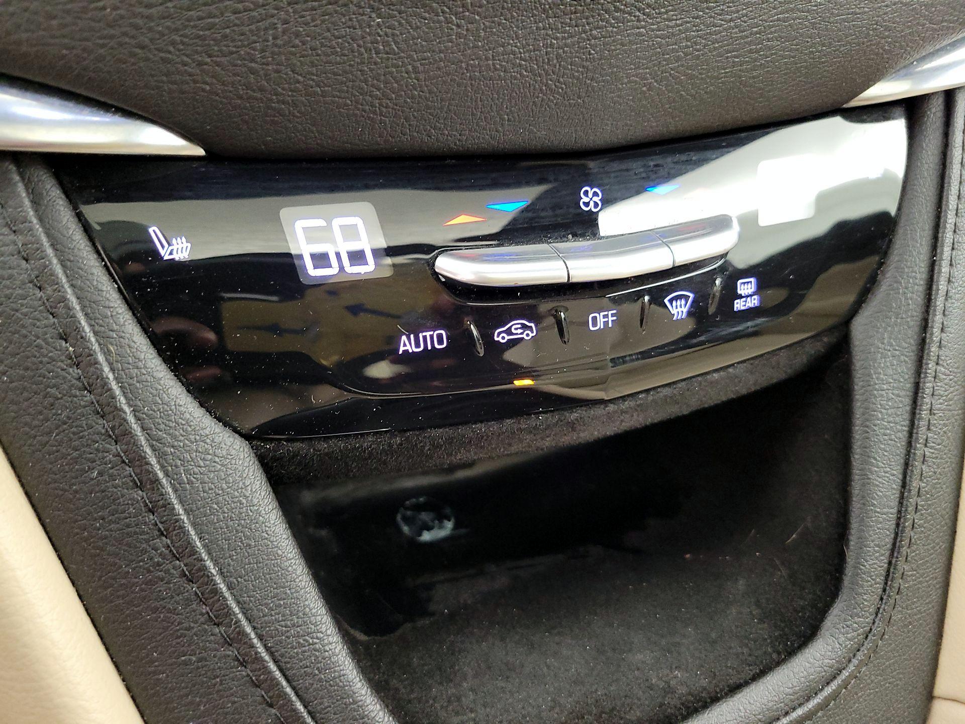 Thumbnail: 2017 Cadillac XT5 - 17