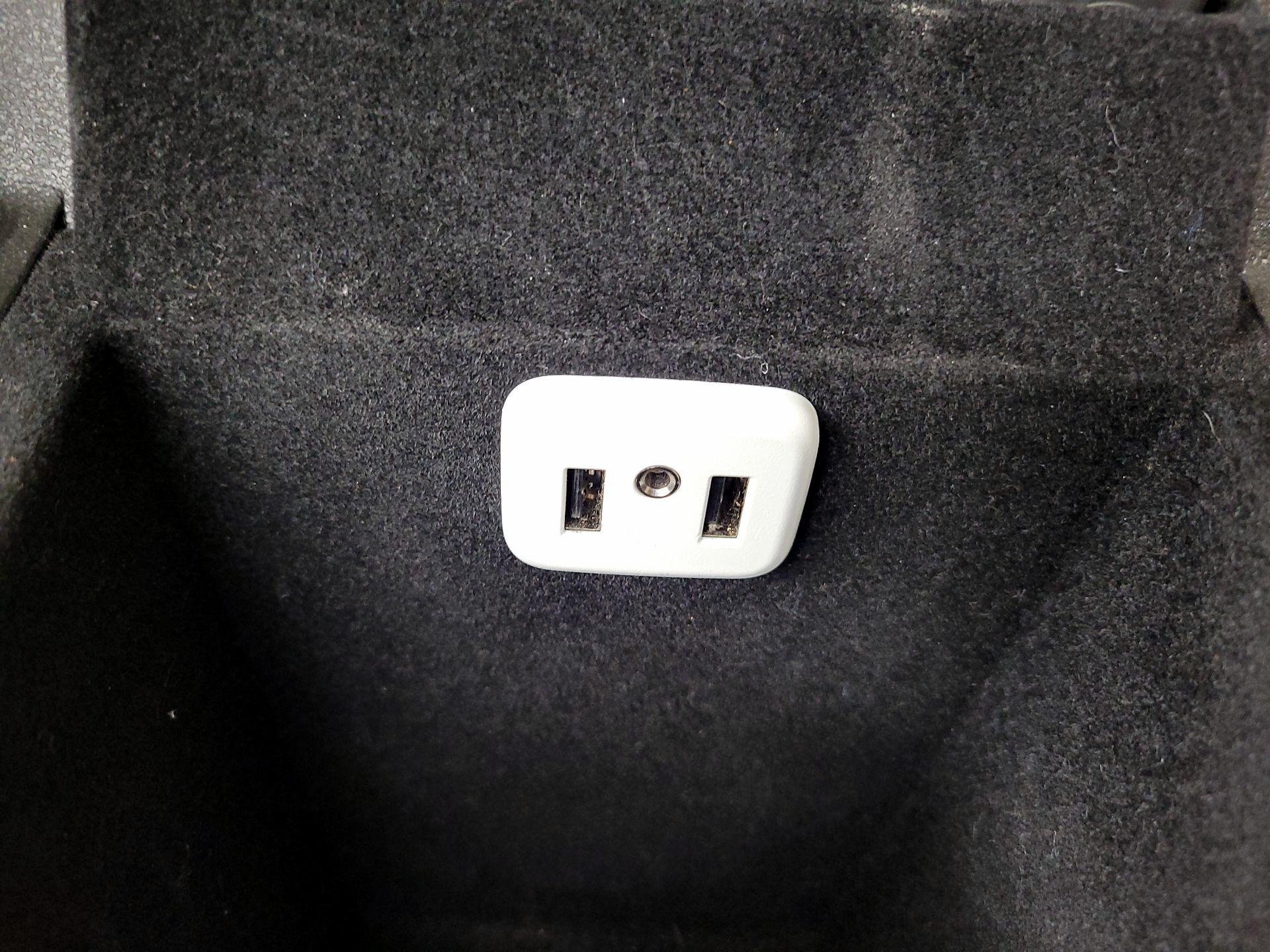 Thumbnail: 2017 Cadillac XT5 - 19